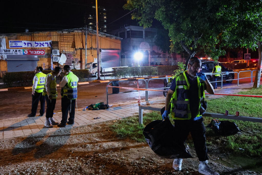 Ένας νεκρός από έκρηξη σε φορτηγό στο Τελ Αβίβ – Ερευνάται αν πρόκειται για τρομοκρατική ενέργεια 11 Ένας νεκρός από έκρηξη σε φορτηγό στο Τελ Αβίβ – Ερευνάται αν πρόκειται για τρομοκρατική ενέργεια
