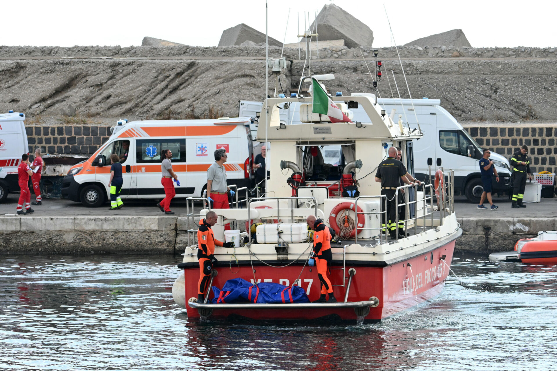ITALY-MARITIME-ACCIDENT-BRITAIN Ναυάγιο στη Σικελία: Σε κατάσταση σοκ η οικογένεια Λιντς ζητά σεβασμό της ιδιωτικότητάς της