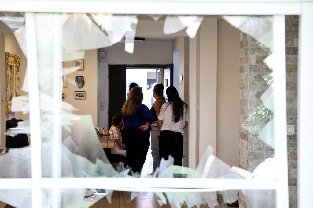 «Βράζει» η Μέση Ανατολή: Ανοιχτό το ενδεχόμενο νέων χτυπημάτων – Η Χαμάς απορρίπτει τους νέους όρους του Ισραήλ 5 «Βράζει» η Μέση Ανατολή: Ανοιχτό το ενδεχόμενο νέων χτυπημάτων – Η Χαμάς απορρίπτει τους νέους όρους του Ισραήλ