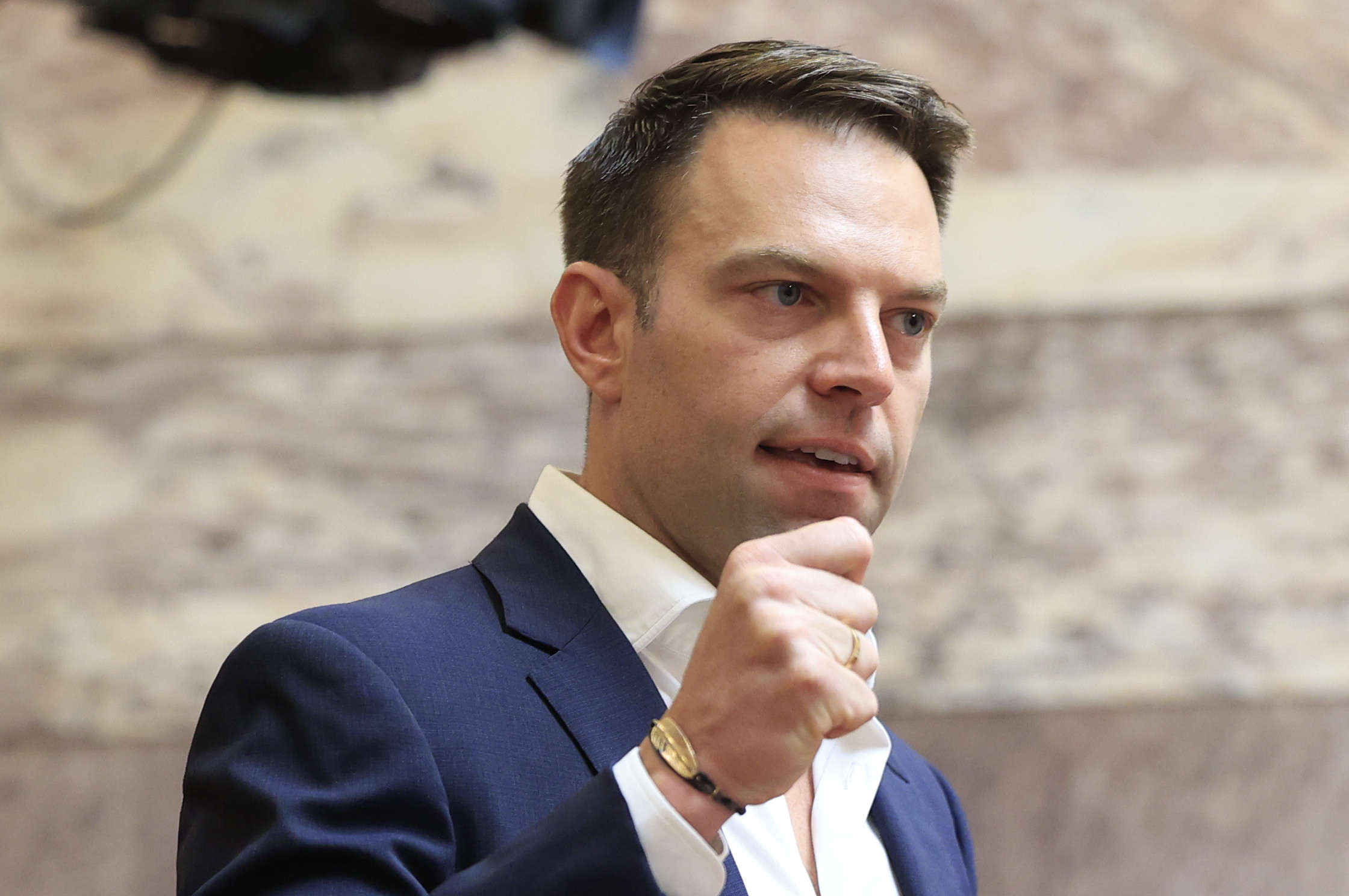 Κασσελάκης προς ΝΔ: Αν ο ΣΥΡΙΖΑ είχε πάρει μισό δισ. ευρώ δανεικά κι αγύριστα, οι εργαζόμενοί μας θα μπορούσαν να αμείβονται με μισθούς Γκρίνμπεργκ
