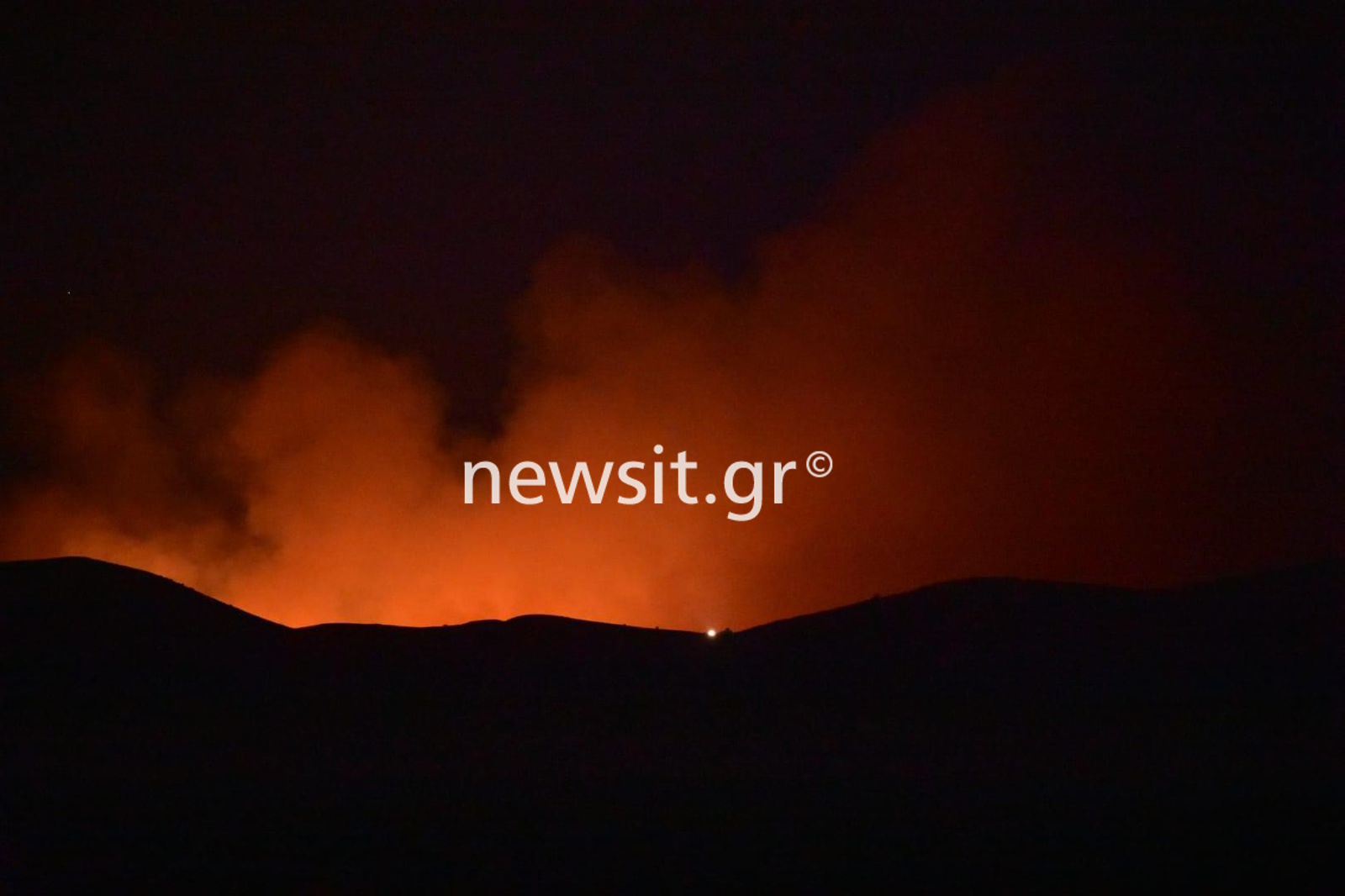 Καίει για τρίτη μέρα η πυρκαγιά στο Παγγαίο - Τεράστια επιχείρηση κατάσβεσης με 210 πυροσβέστες