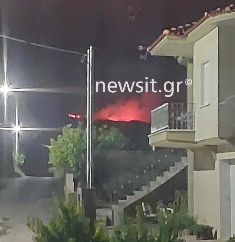 Καίει για τρίτη μέρα η πυρκαγιά στο Παγγαίο - Τεράστια επιχείρηση κατάσβεσης με 210 πυροσβέστες