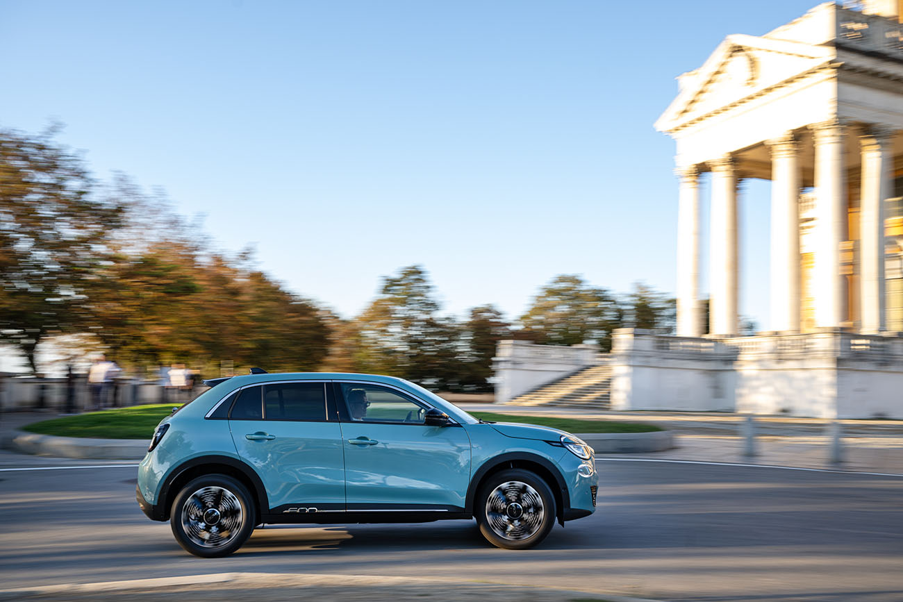Νέο FIAT 600: Ιταλική φινέτσα και κορυφαίο value for money, με 23.990 ευρώ και αυτόματο κιβώτιο