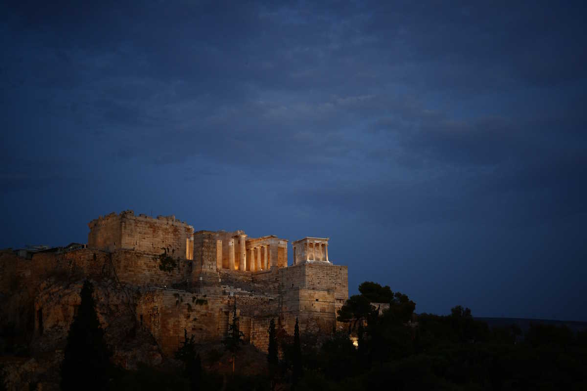 Εικόνες μαγείας από την πανσέληνο του Αυγούστου - 30% πιο λαμπερό είναι απόψε το «φεγγάρι του Οξύρρυγχου»