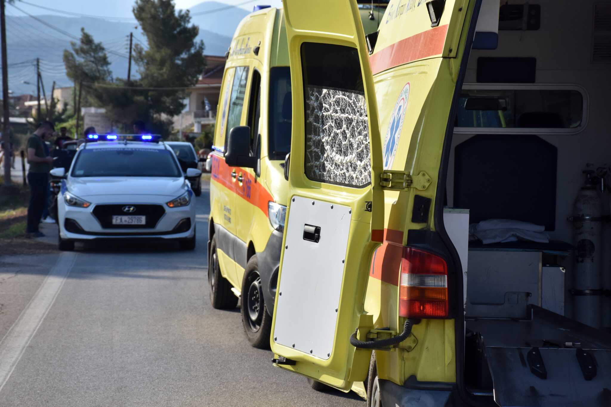 Πεζή παρασύρθηκε από μηχανή στους Αγίους Αναργύρους και νοσηλεύεται στον Ευαγγελισμό σε σοβαρή κατάσταση
