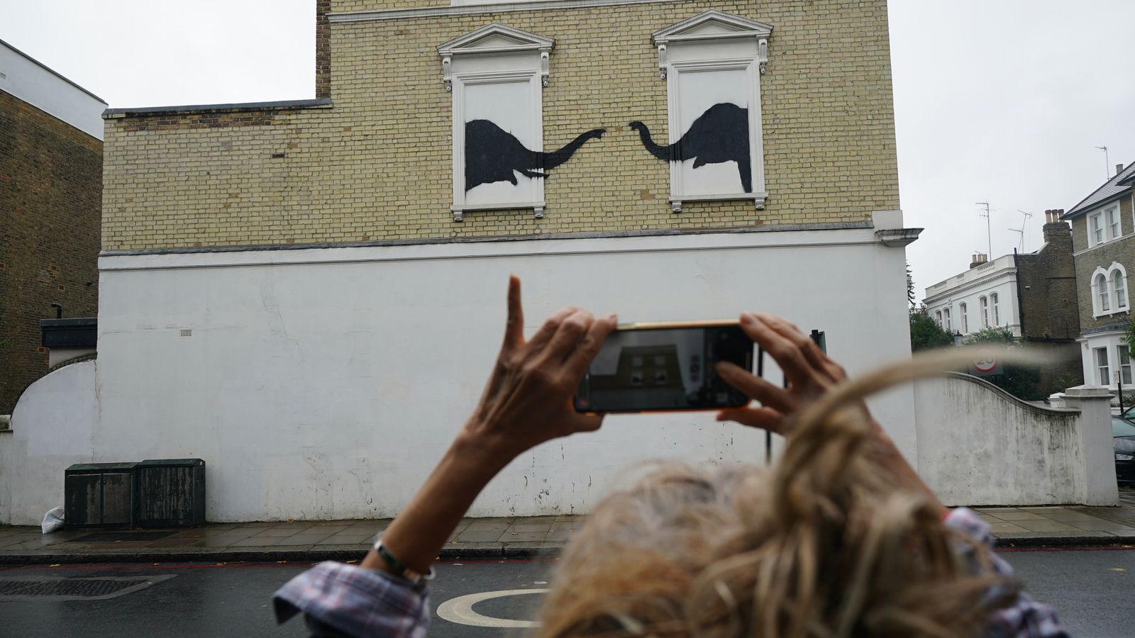 Νέα έργα του Banksy αποκαλύφθηκαν στο Λονδίνο