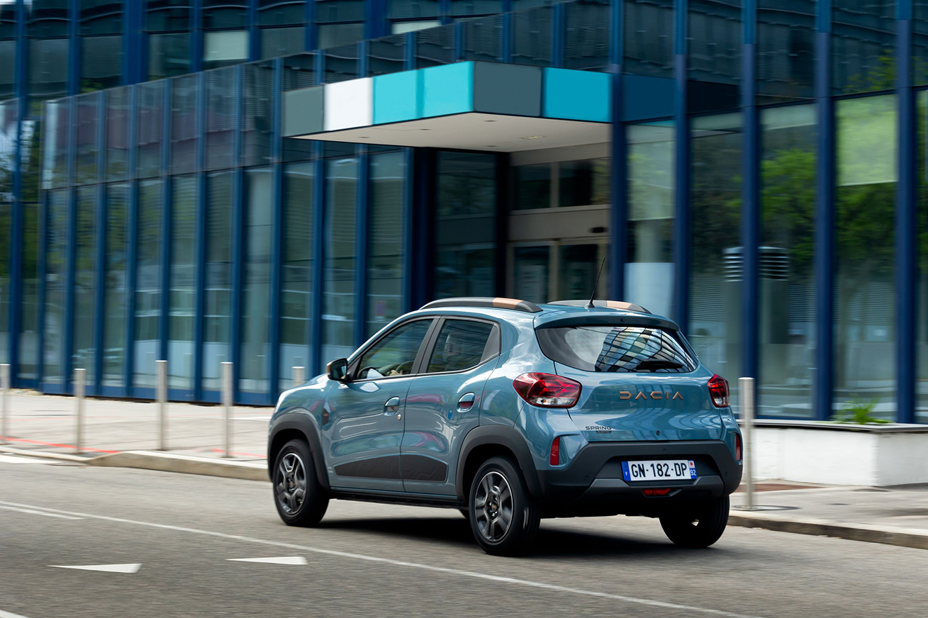 Το Dacia Spring Electric 65 με νέα τιμή 17.950 ευρώ