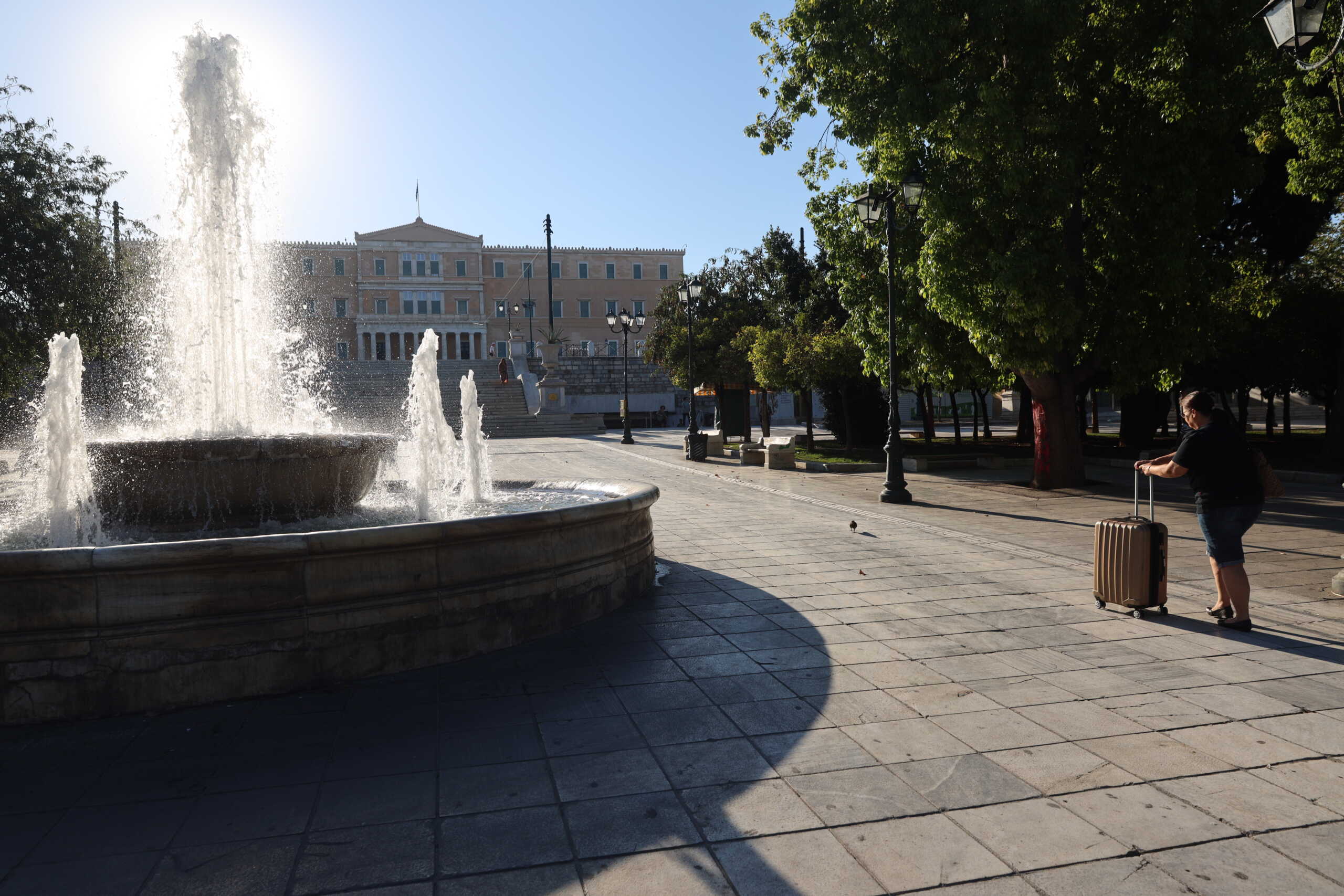 Έρημη πόλη η Αθήνα τον Δεκαπενταύγουστο: – Χωρίς κίνηση, κόρνες και άγχος