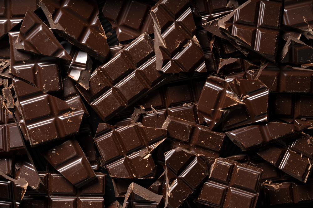 flat-lay-delicious-chocolate-tablets-arrangement