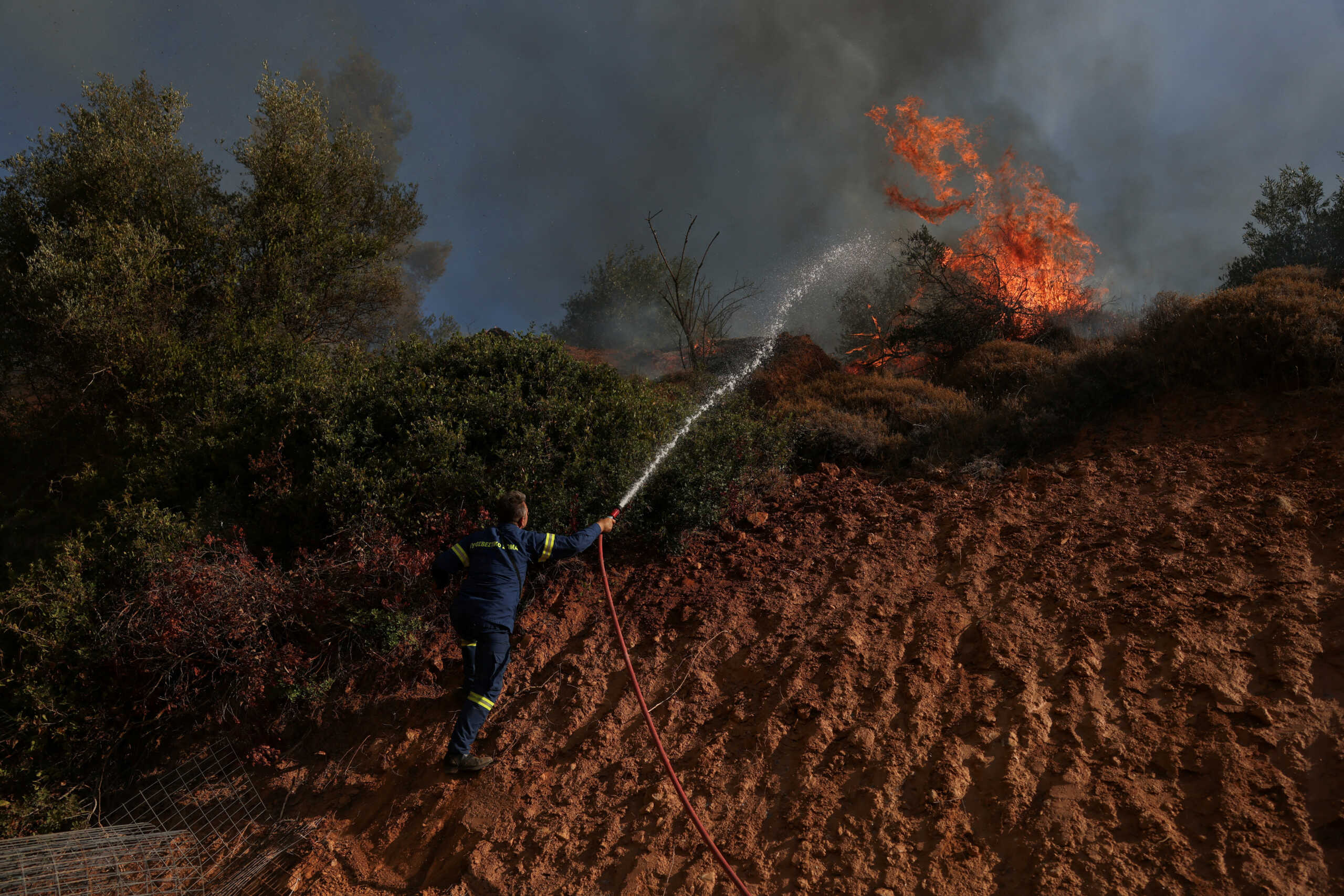 Παρατείνονται οι δηλώσεις για τους πληγέντες των πυρκαγιών στη Βορειοανατολική Αττική