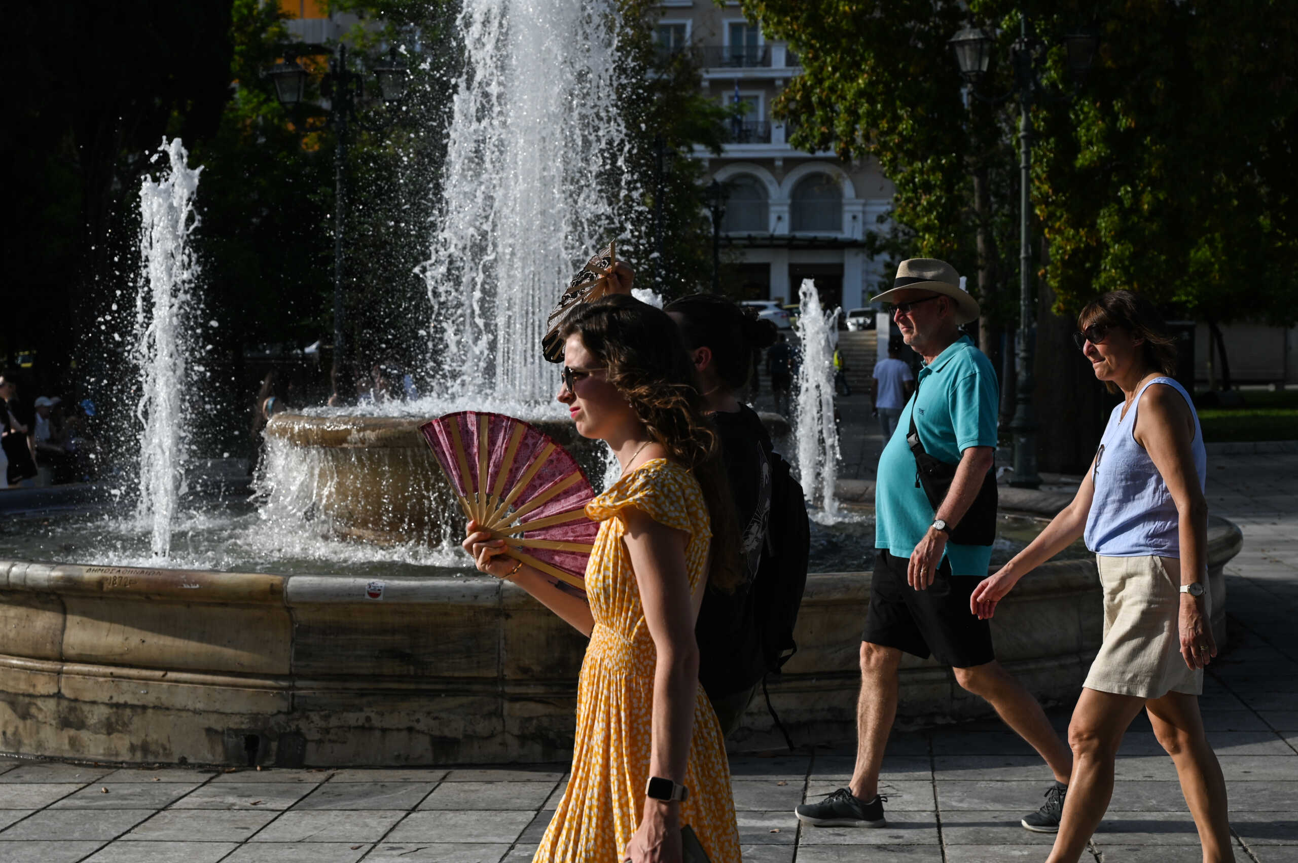 Καυτές θερμοκρασίες και το επόμενο 15νθήμερο στην Αθήνα – Προσωρινή «ανάσα» στα μέσα της επόμενης εβδομάδας και καταιγίδες στα δυτικά