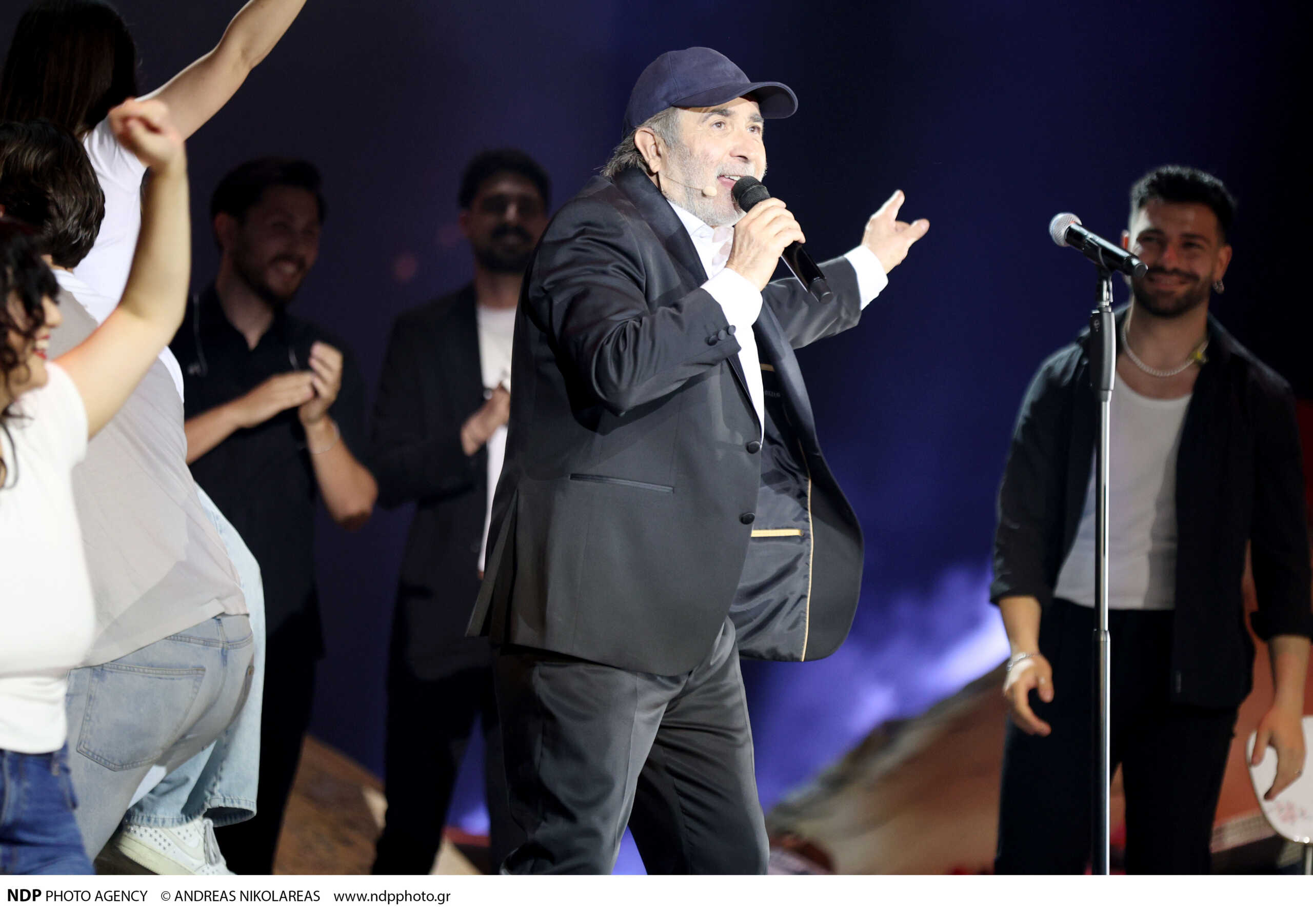 Ο Λάκης Λαζόπουλος και το «Αλ Τσαντίρι Νιουζ» επιστρέφουν στο MEGA