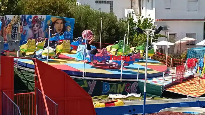 «Λύγισε» ο πατέρας του 19χρονου που σκοτώθηκε στο λούνα παρκ στη Χαλκιδική - Έκανε αυτοψία στο μοιραίο «Crazy Dance» υποβασταζόμενος