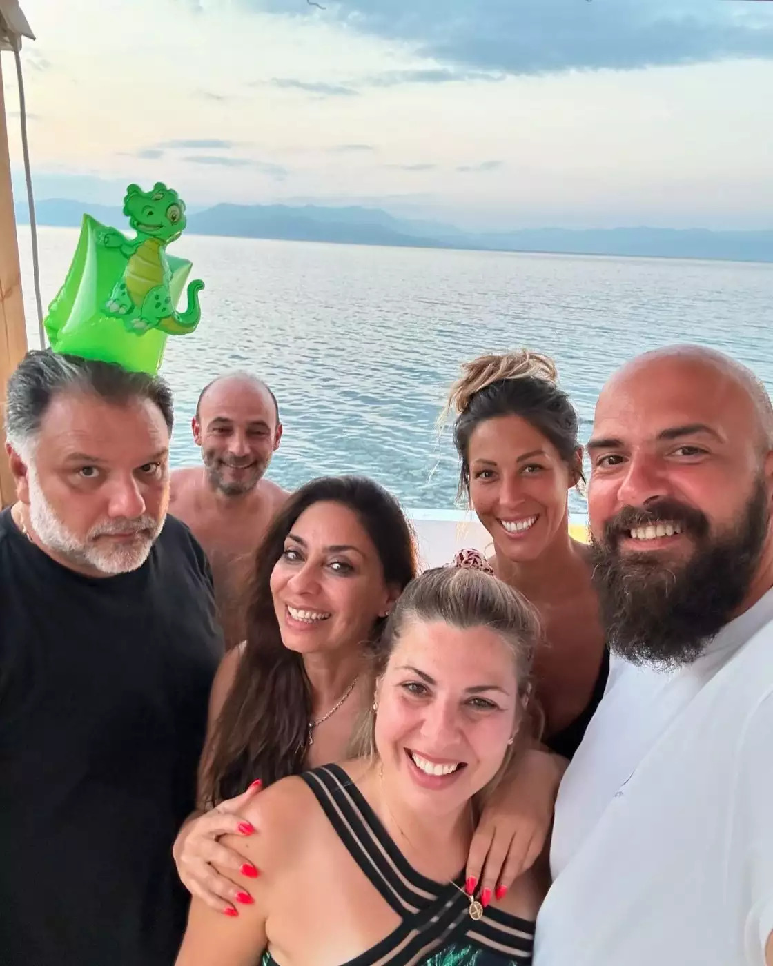 Ο Γρηγόρης Αρναούτογλου και η Νάνσυ Αντωνίου σε σπάνια φωτογραφία από τις καλοκαιρινές τους διακοπές
