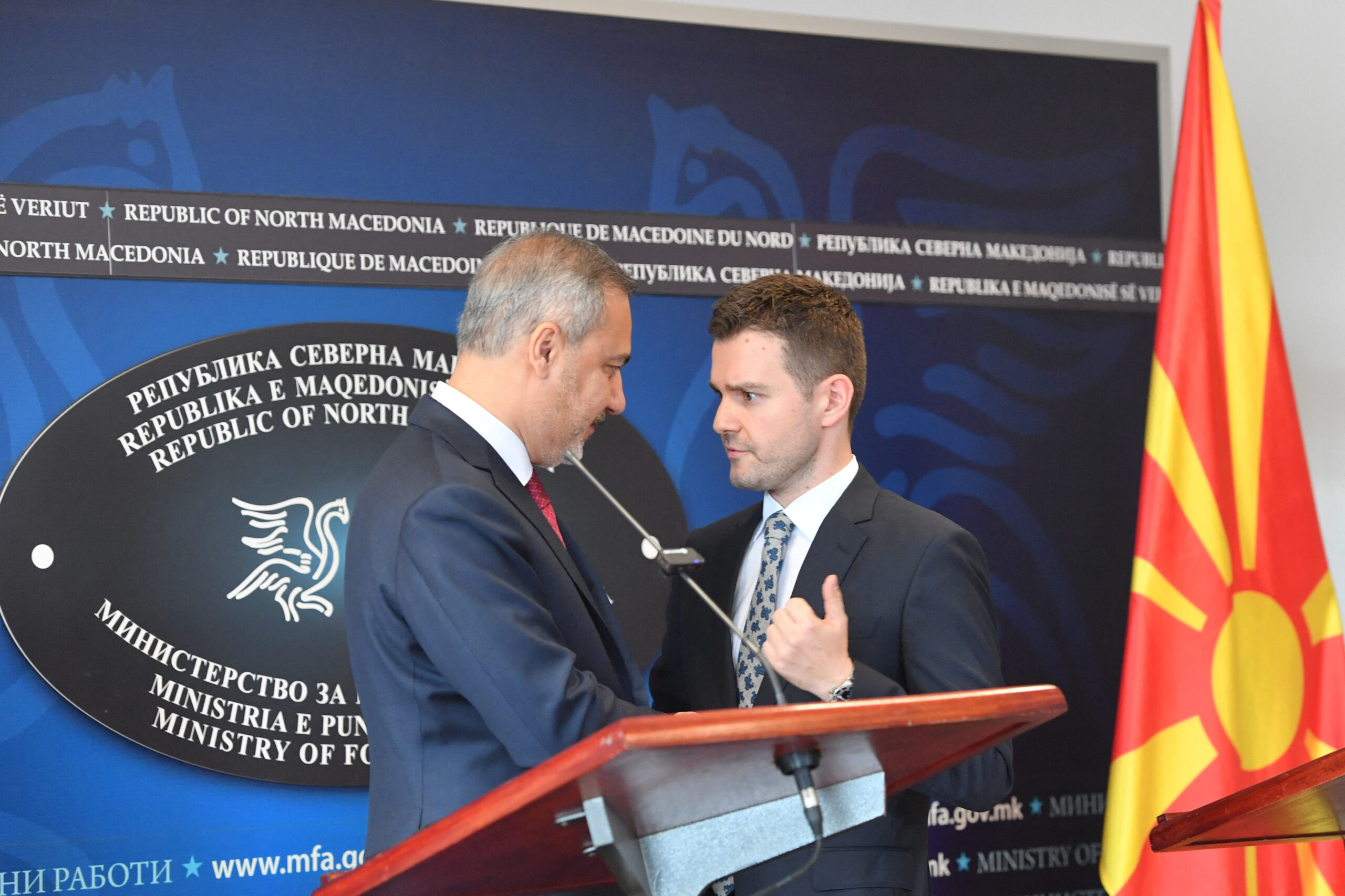 ΣΥΡΙΖΑ-ΠΣ: Καταδικάζουμε τις σοβαρότατες παραβιάσεις της Συμφωνίας των Πρεσπών από τον Χακάν Φιντάν