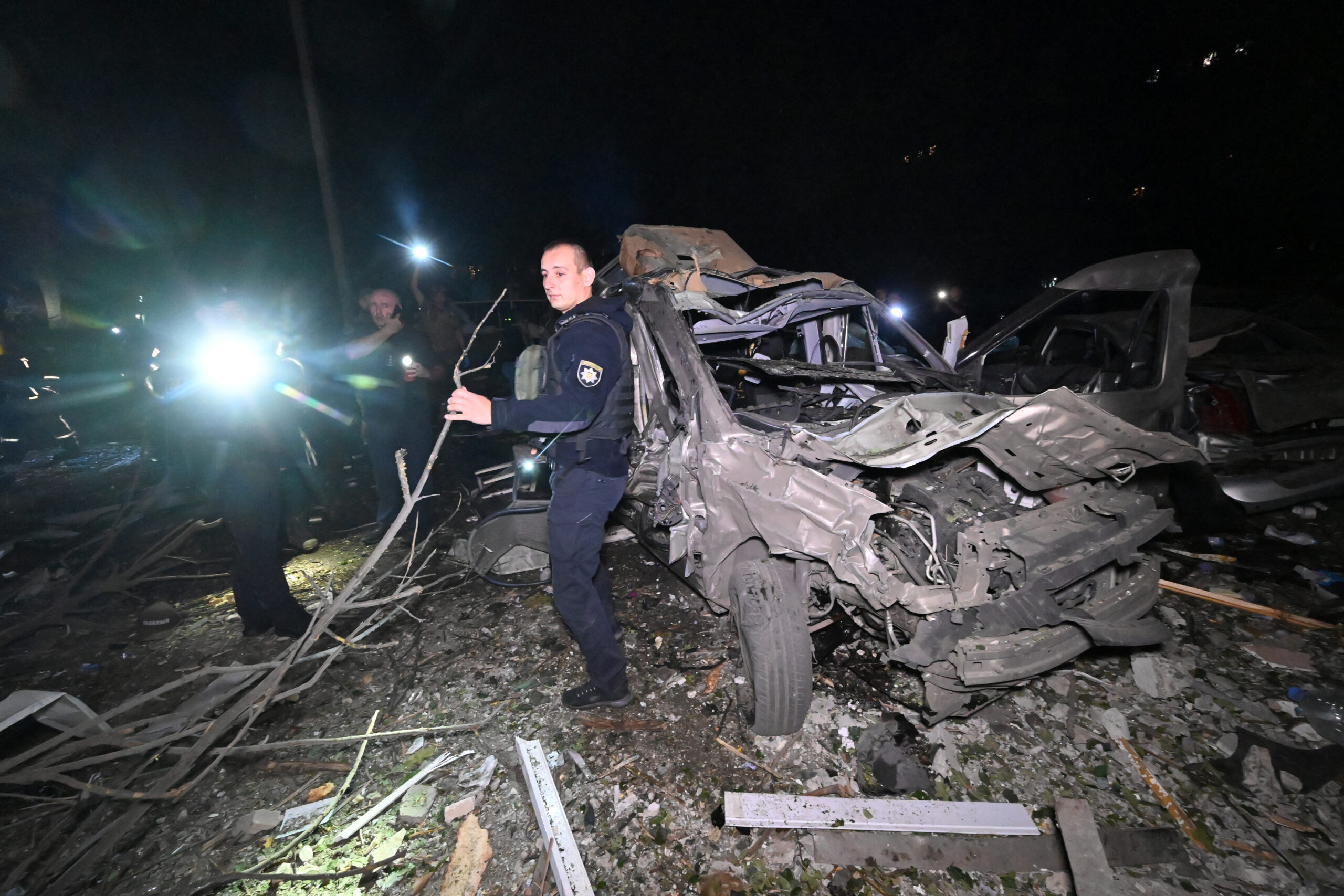 UKRAINE-RUSSIA-CONFLICT-WAR Ουκρανία: Ρωσική επίθεση στο Χάρκοβο – Τουλάχιστον 21 τραυματίες, μεταξύ αυτών ανήλικοι