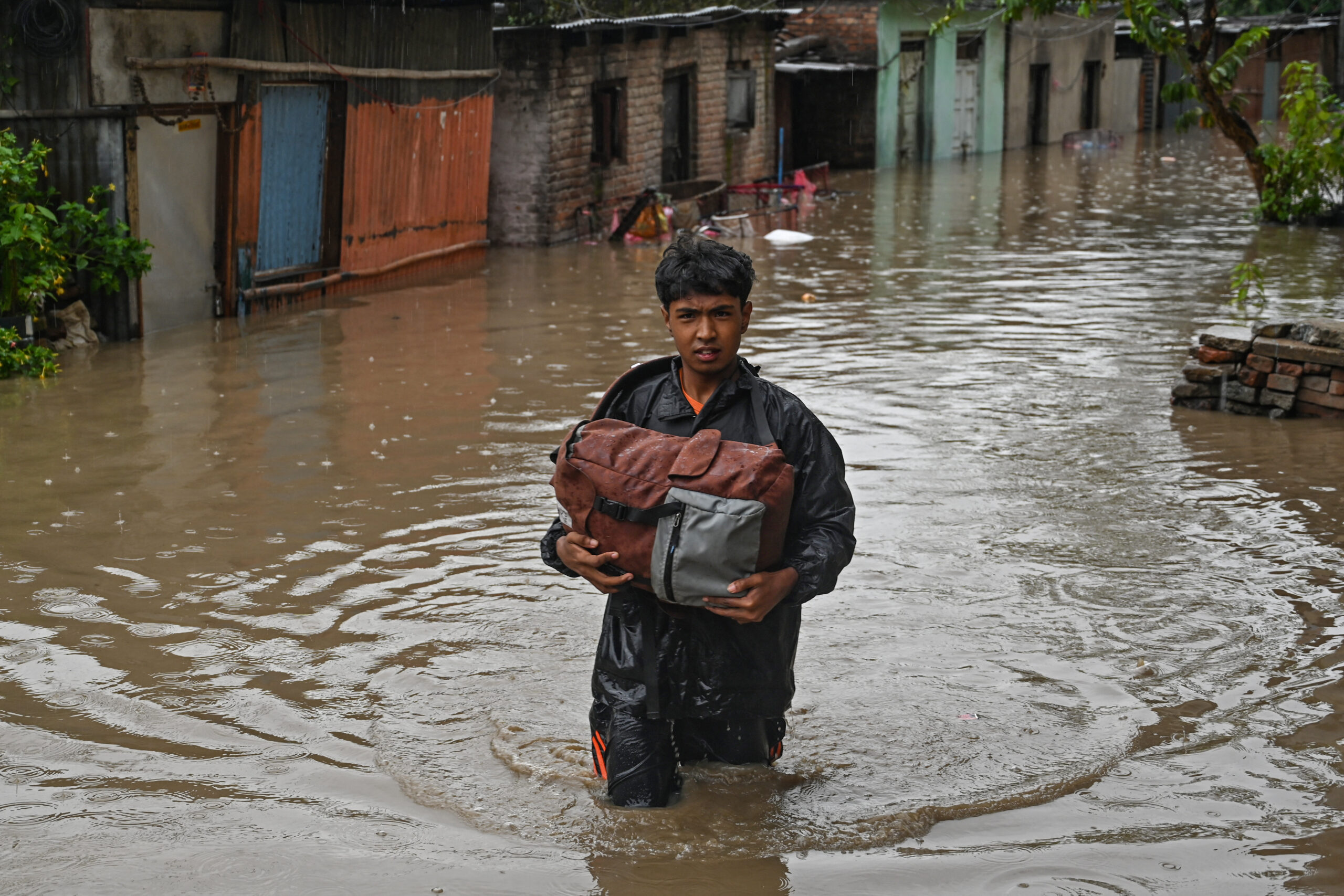 NEPAL-WEATHER-FLOOD Νεπάλ: Οι αρχές κλείνουν τα σχολεία μετά τον θάνατο τουλάχιστον 100 ανθρώπων από τις πλημμύρες