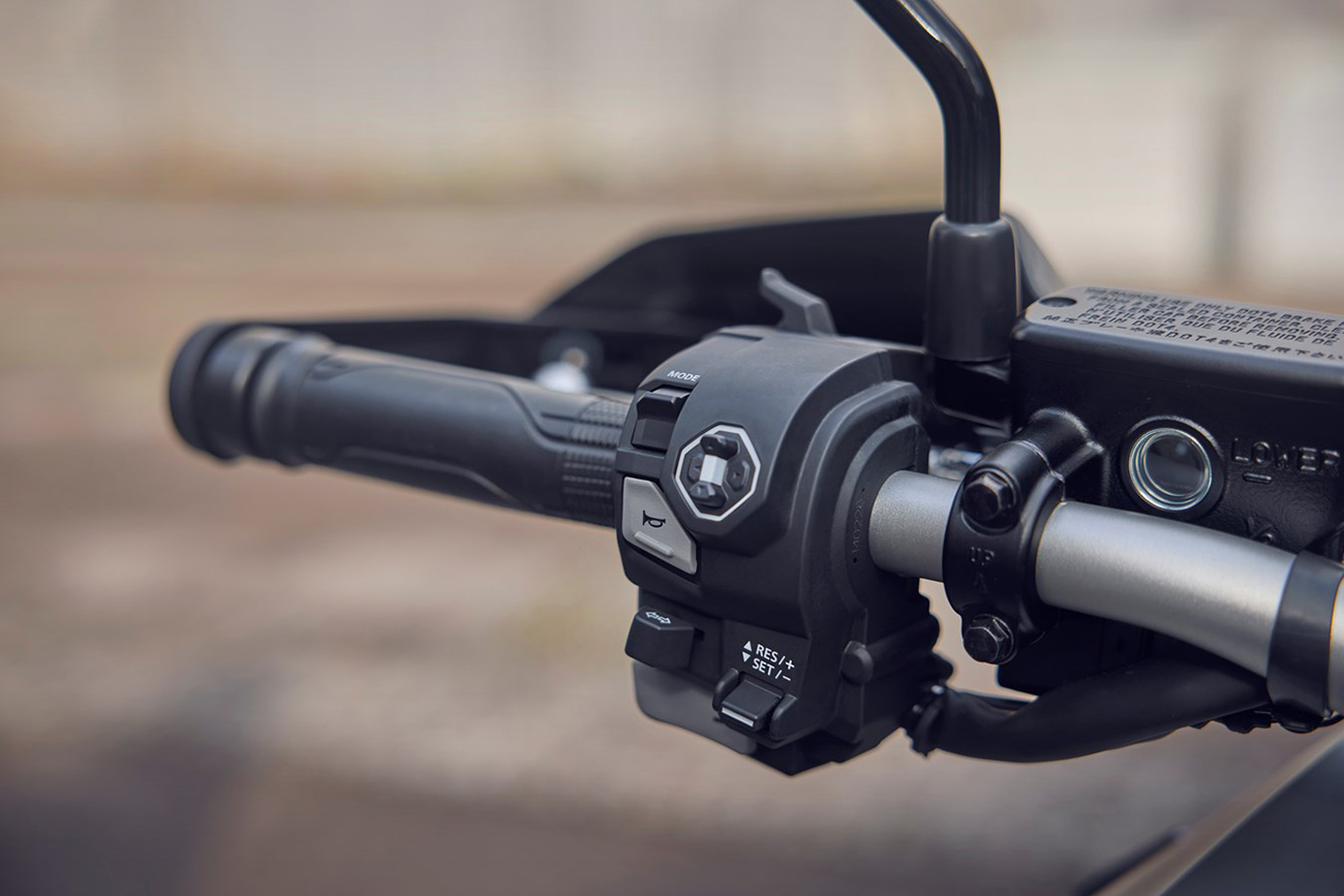 Honda X-ADV MY25: Αιχμηρή, ανανεωμένη σχεδίαση και αυξημένη πρακτικότητα