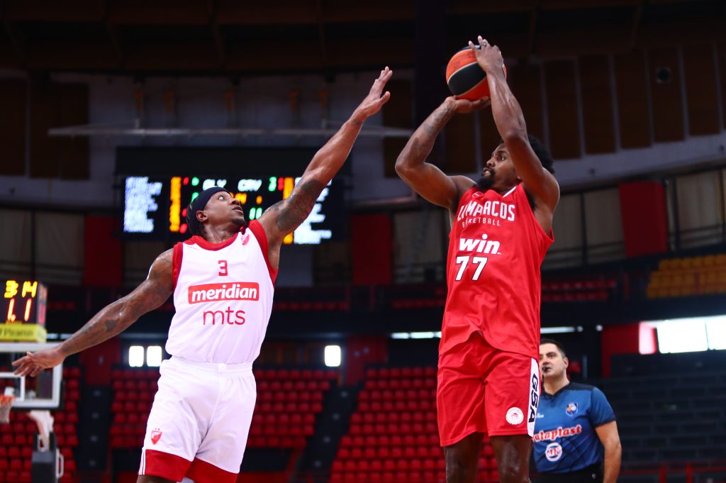 Τα φωτογραφικά “κλικ” της ερυθρόλευκης αναμέτρησης του Ολυμπιακού με τον Ερυθρό Αστέρα (ΦΩΤΟρεπορτάζ) 12 Τα φωτογραφικά “κλικ” της ερυθρόλευκης αναμέτρησης του Ολυμπιακού με τον Ερυθρό Αστέρα (ΦΩΤΟρεπορτάζ)