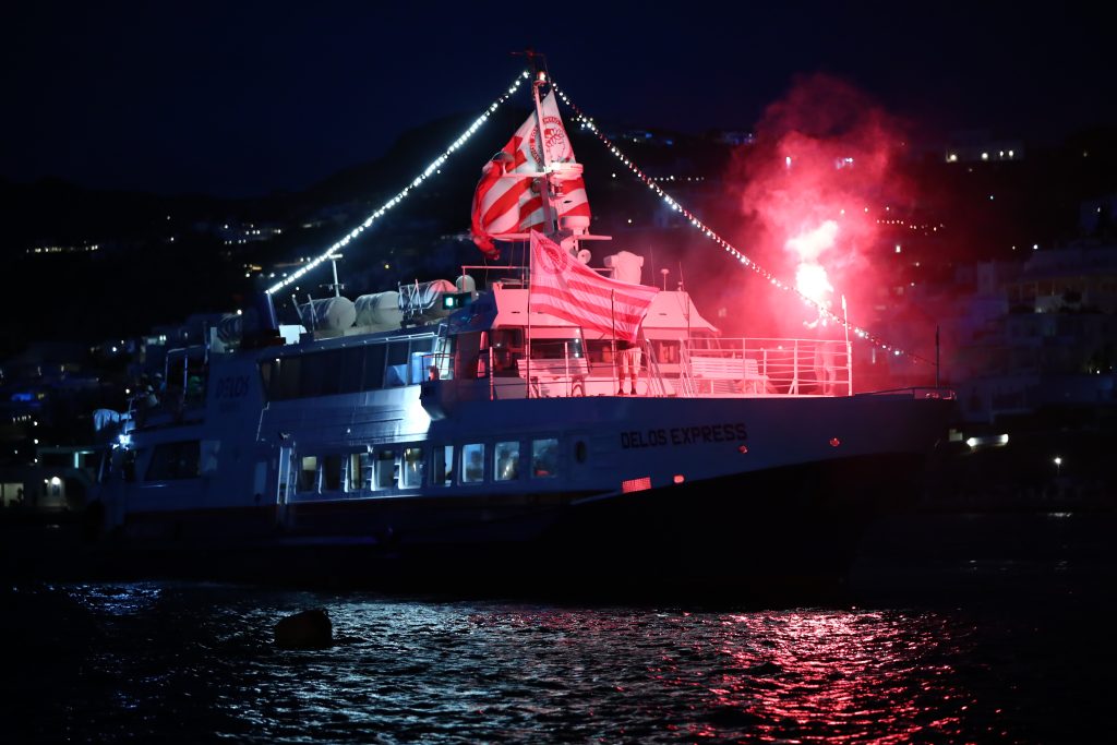 Στη Μύκονο οι ευρωκούπες του Ολυμπιακού 2 Στη Μύκονο οι ευρωκούπες του Ολυμπιακού