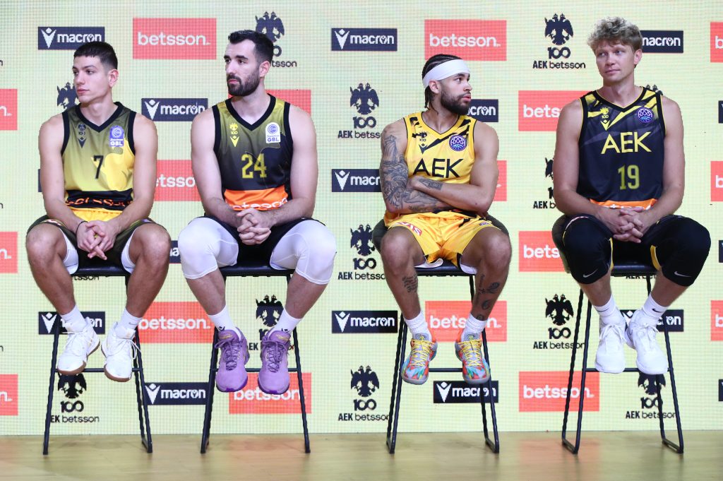 Αυτές είναι οι νέες φανέλες της ΑΕΚ (ΦΩΤΟρεπορτάζ) 8 Αυτές είναι οι νέες φανέλες της ΑΕΚ (ΦΩΤΟρεπορτάζ)