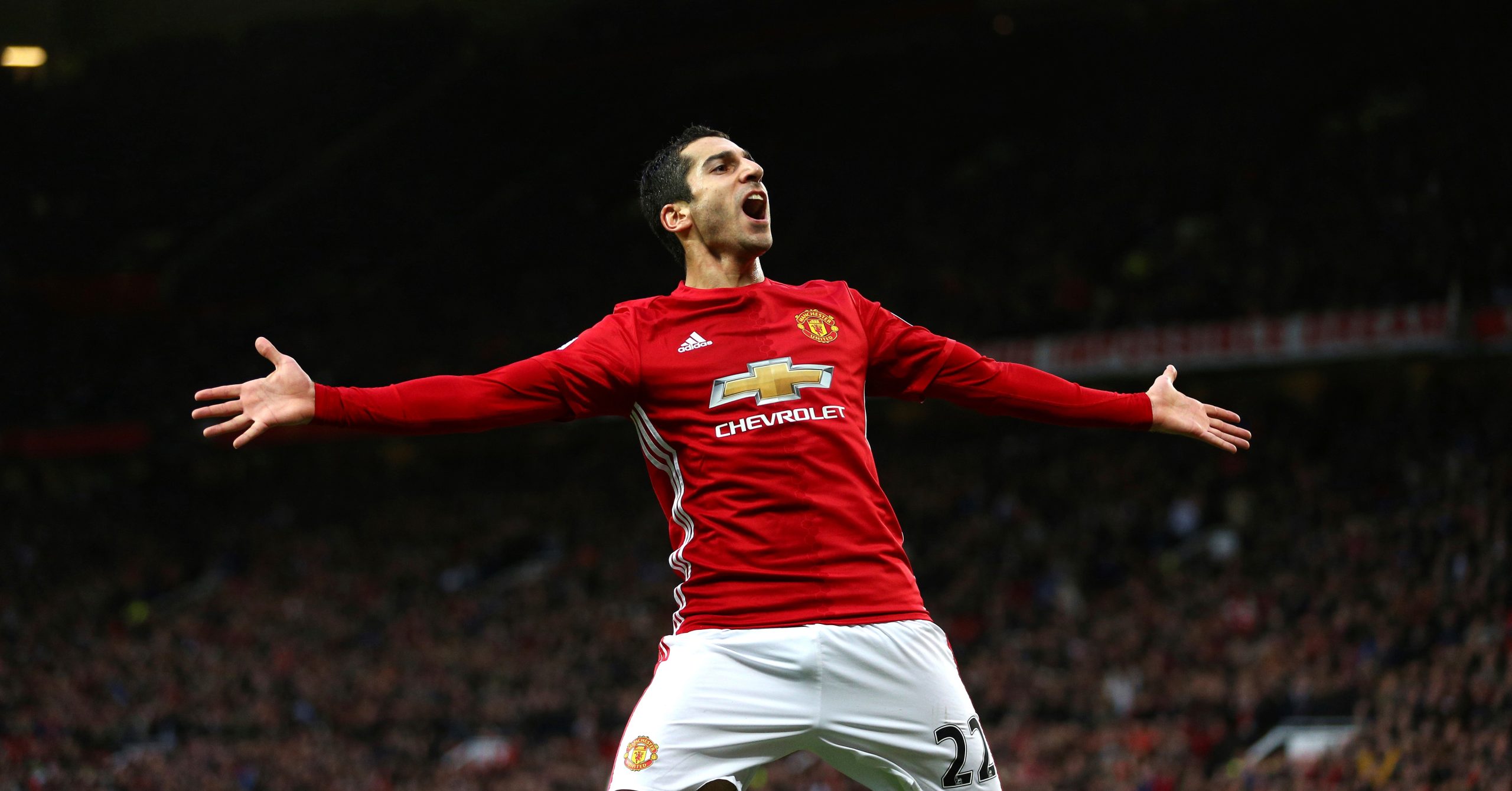 Britain Premier League Soccer Αποκλειστικό: Ο Μικιταριάν επενδύει σε μονάδα αφαλάτωσης στη Νάξο
