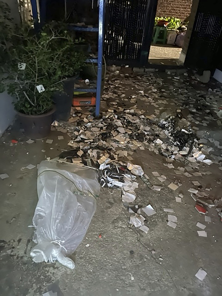 Άνω–κάτω τα αεροδρόμια της Σεούλ από τα μπαλόνια με απορρίμματα που επί 3μηνο αποστέλλει νότια η Β. Κορέα 4 Άνω–κάτω τα αεροδρόμια της Σεούλ από τα μπαλόνια με απορρίμματα που επί 3μηνο αποστέλλει νότια η Β. Κορέα