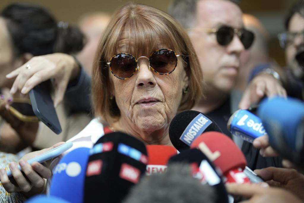 Γαλλία: Ο κατηγορούμενος βιαστής φέρεται να είχε «μαθητή» που τον εκπαίδευε πώς να ναρκώνει και να βιάζει και αυτός τη σύζυγό του 2 Γαλλία: Ο κατηγορούμενος βιαστής φέρεται να είχε «μαθητή» που τον εκπαίδευε πώς να ναρκώνει και να βιάζει και αυτός τη σύζυγό του