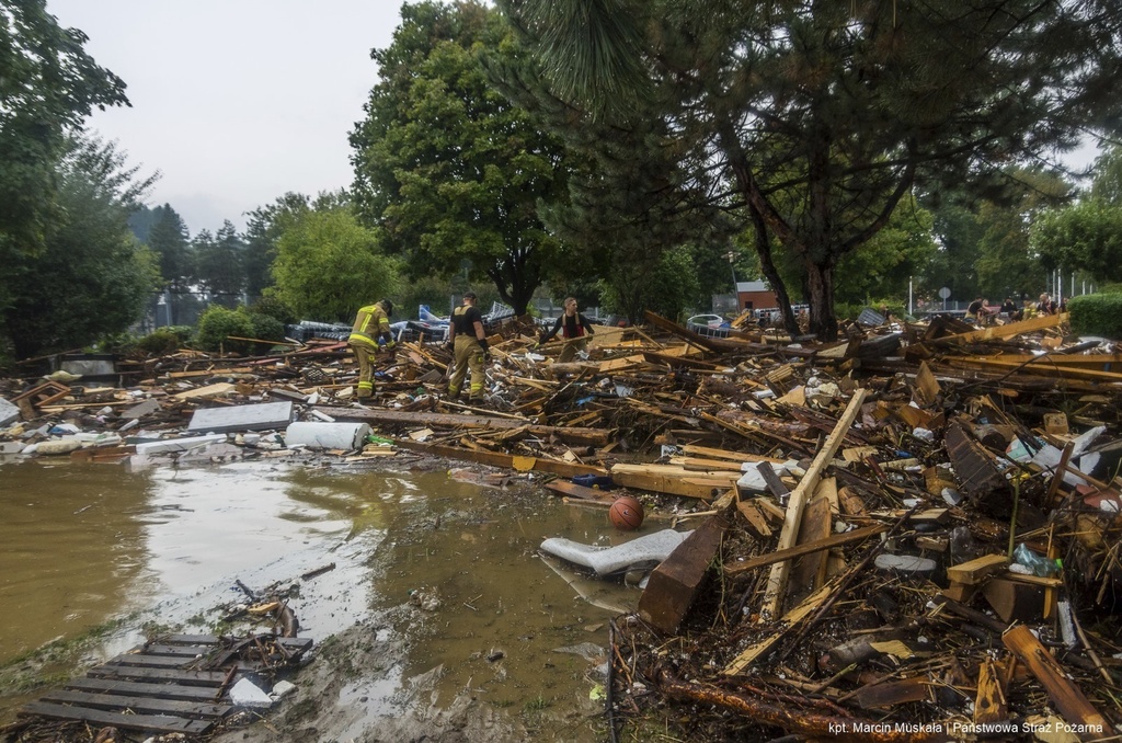 Poland Central Europe Floods Η κακοκαιρία Μπόρις σαρώνει την Ευρώπη: Κίνδυνος από την άνοδο της στάθμης του Δούναβη