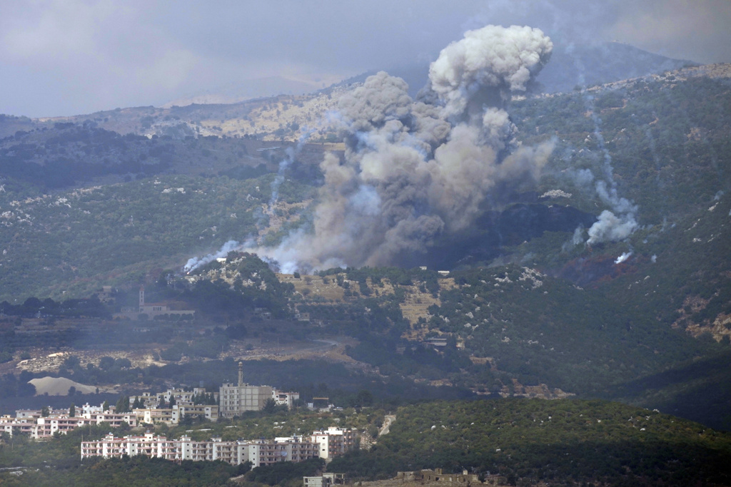 Χιλιάδες κάτοικοι του νότιου Λιβάνου εγκαταλείπουν τα σπίτια τους αναζητώντας ασφάλεια και καταφύγιο 4 Χιλιάδες κάτοικοι του νότιου Λιβάνου εγκαταλείπουν τα σπίτια τους αναζητώντας ασφάλεια και καταφύγιο