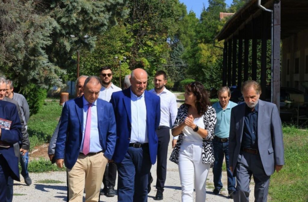 Κ. Τσιάρας: Έντονο και διαρκές το ενδιαφέρον της κυβέρνησης για να κλείσουν οι πληγές στη Θεσσαλία 6 Κ. Τσιάρας: Έντονο και διαρκές το ενδιαφέρον της κυβέρνησης για να κλείσουν οι πληγές στη Θεσσαλία