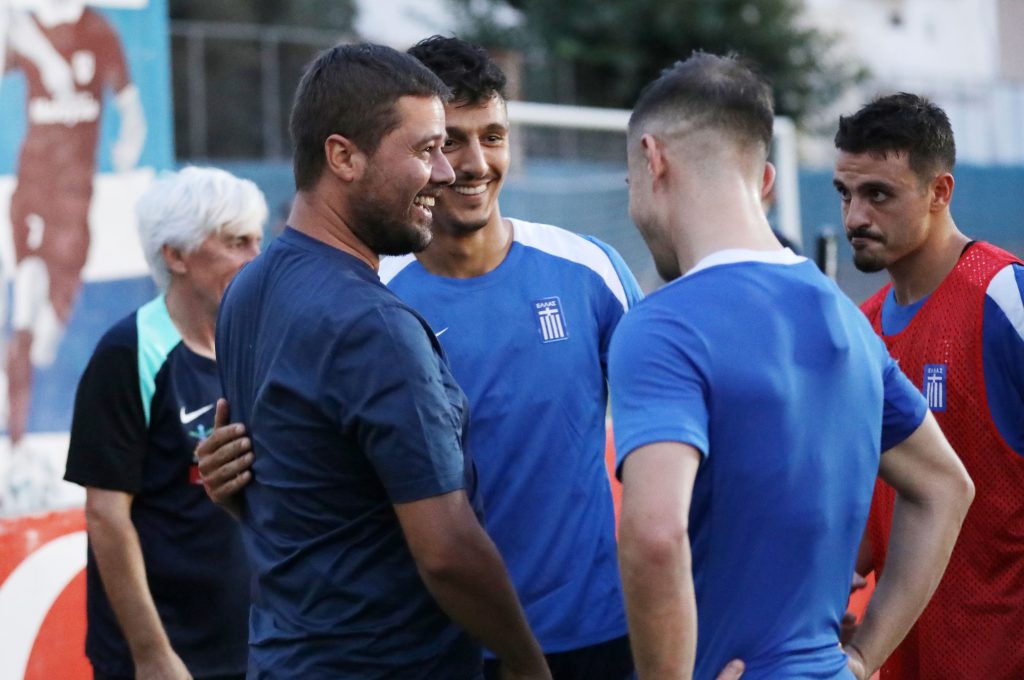 Στην προπόνηση της Εθνικής ο Γκαγκάτσης, τα είπε με Γιοβάνοβιτς και παίκτες 6 Στην προπόνηση της Εθνικής ο Γκαγκάτσης, τα είπε με Γιοβάνοβιτς και παίκτες