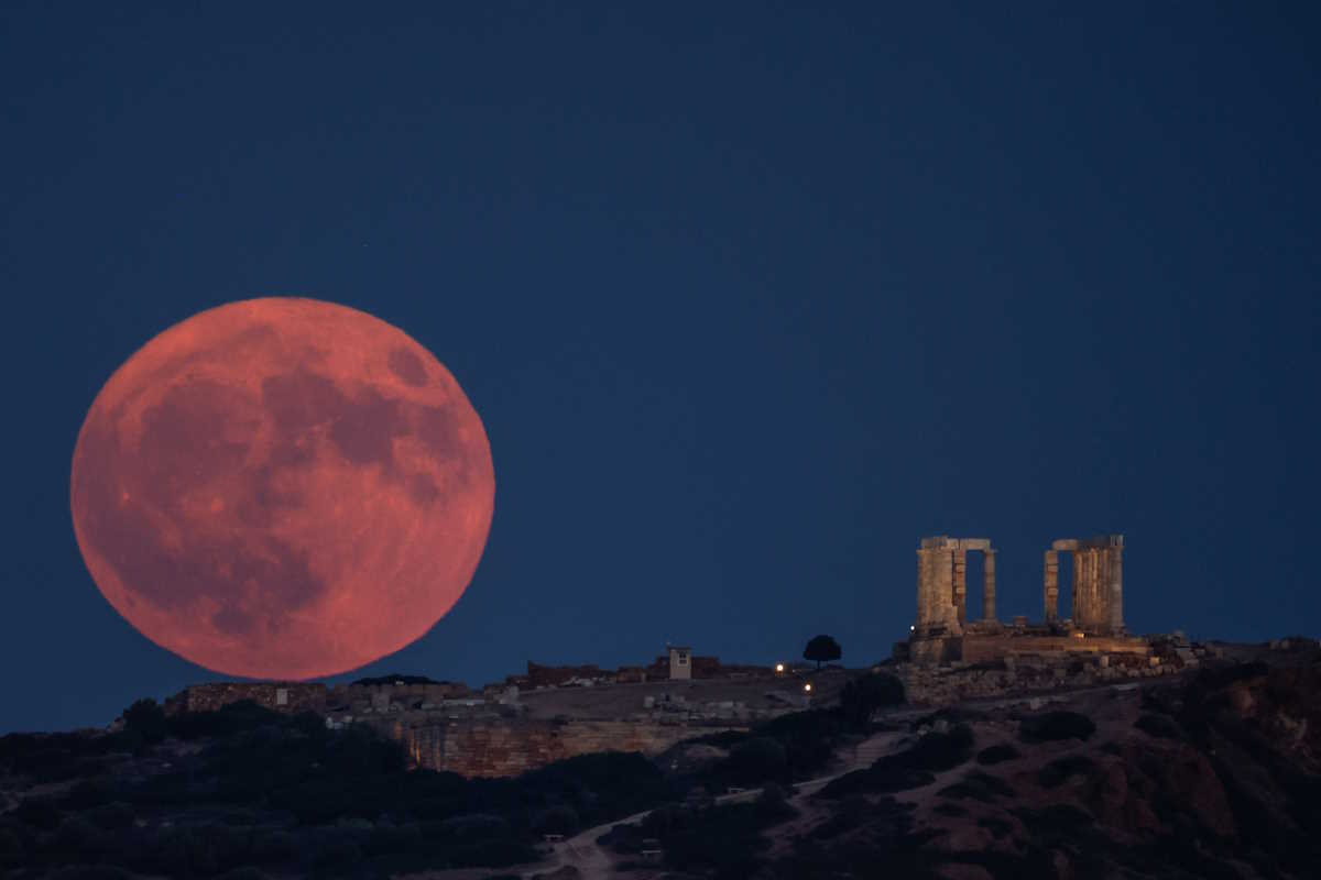 SOUNIO_SUPERMOON_REUTERS_10092024
