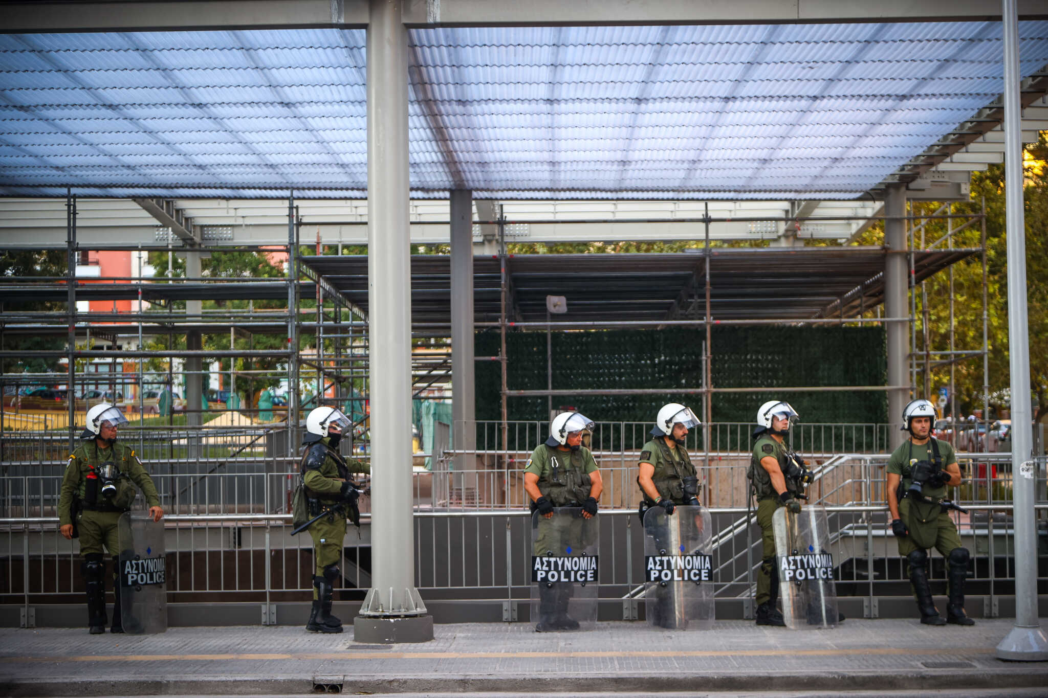 ΔΕΘ 2024: Κλειστοί δρόμοι, κιγκλιδώματα και δεκάδες διμοιρίες στη Θεσσαλονίκη – Όλα τα μέτρα της αστυνομίας