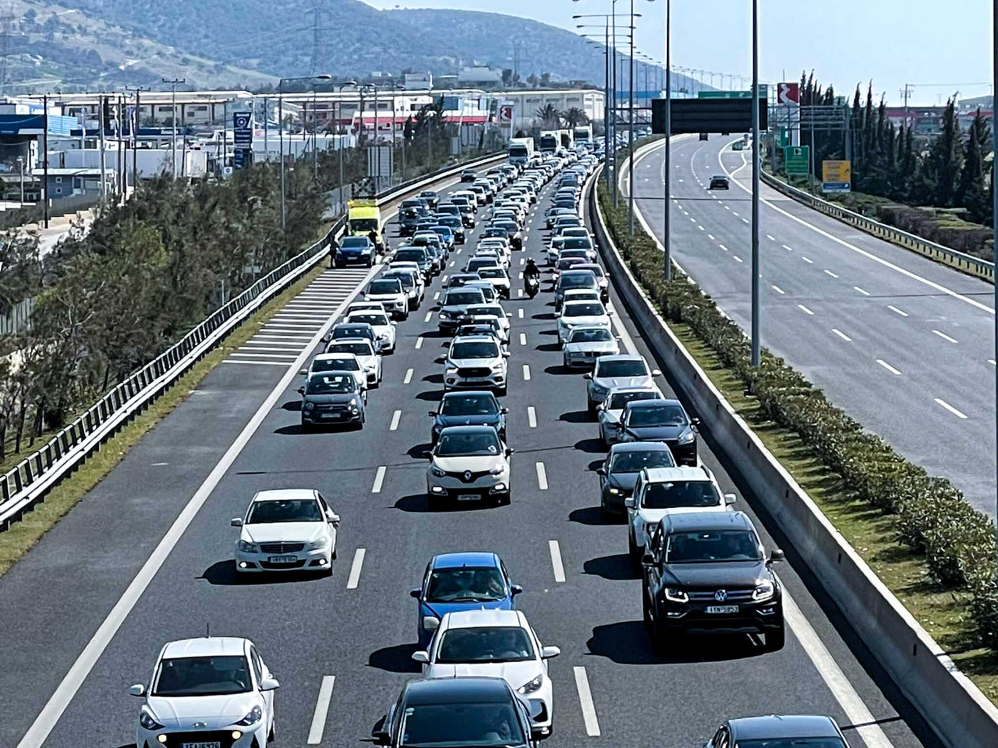 Νέες κυκλοφοριακές ρυθμίσεις στην Αττική Οδό από σήμερα το βράδυ λόγω έργων συντήρησης