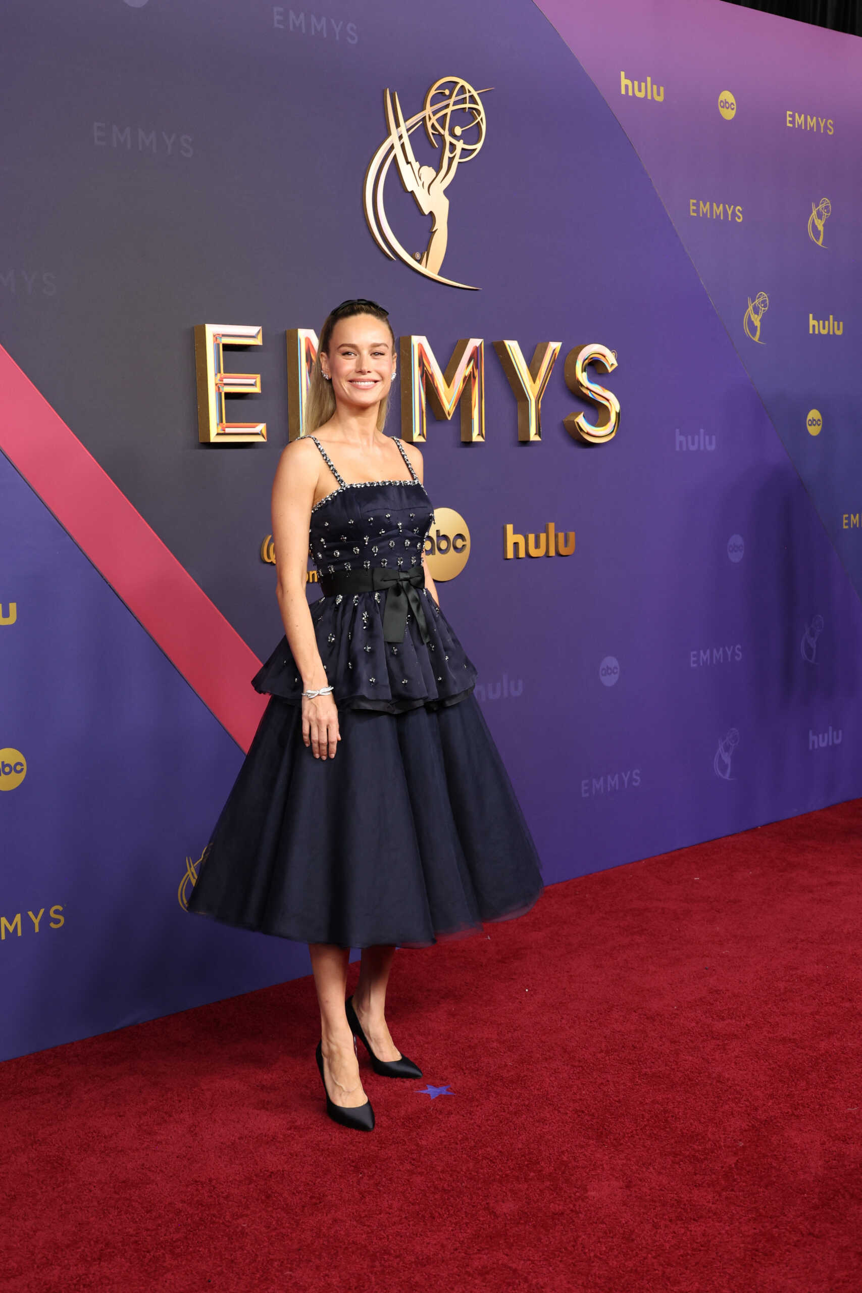 Emmy Awards 2024: «Επιστροφή στην κομψότητα» ψήφισαν οι celebrities στο κόκκινο χαλί