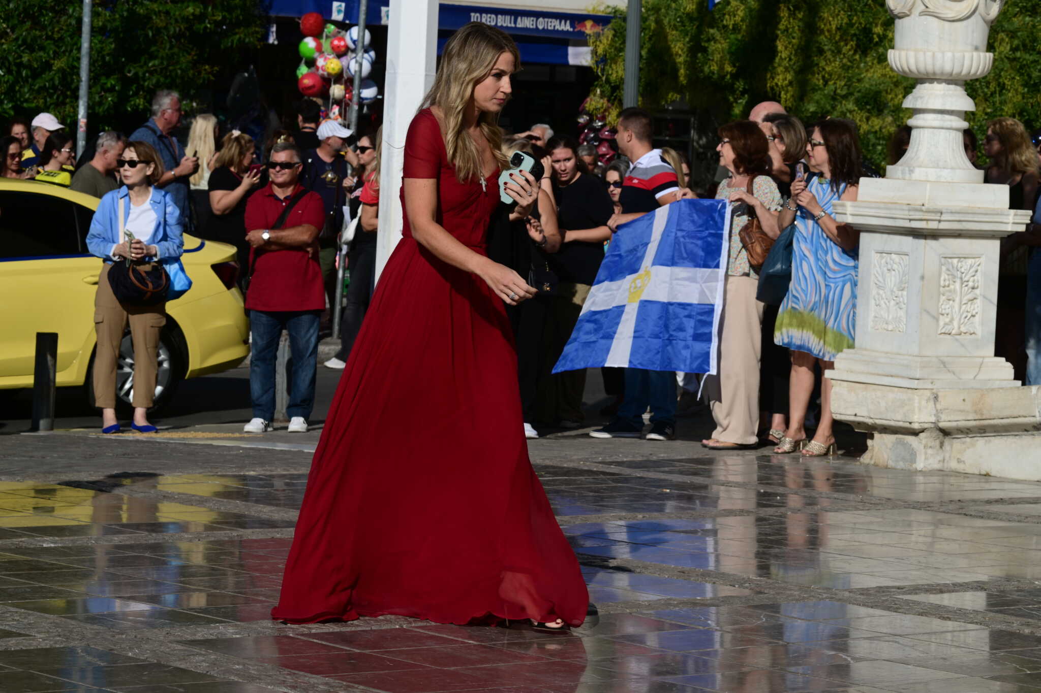 Ο γάμος της Θεοδώρας Γλύξμπουργκ με τον Μάθιου Κουμάρ στην Μητρόπολη Αθηνών – Οι αφίξεις των καλεσμένων