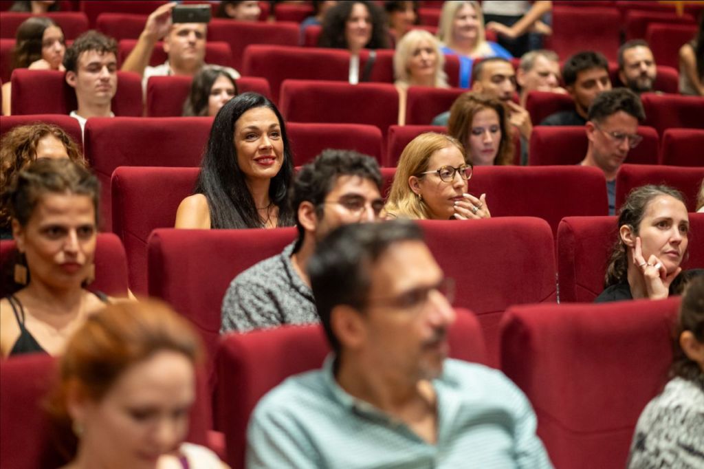 «Μικρά Πράγματα Που Πήγαν Λάθος»: Μία ταινία του Χάρη Βαφειάδη 9 «Μικρά Πράγματα Που Πήγαν Λάθος»: Μία ταινία του Χάρη Βαφειάδη