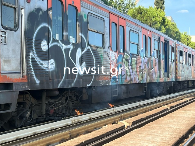 Αποκαταστάθηκε η κυκλοφορία στον ΗΣΑΠ μετά τη φωτιά στις γραμμές - «Ανοίξαμε μόνοι μας τις πόρτες» 4 Αποκαταστάθηκε η κυκλοφορία στον ΗΣΑΠ μετά τη φωτιά στις γραμμές - «Ανοίξαμε μόνοι μας τις πόρτες»