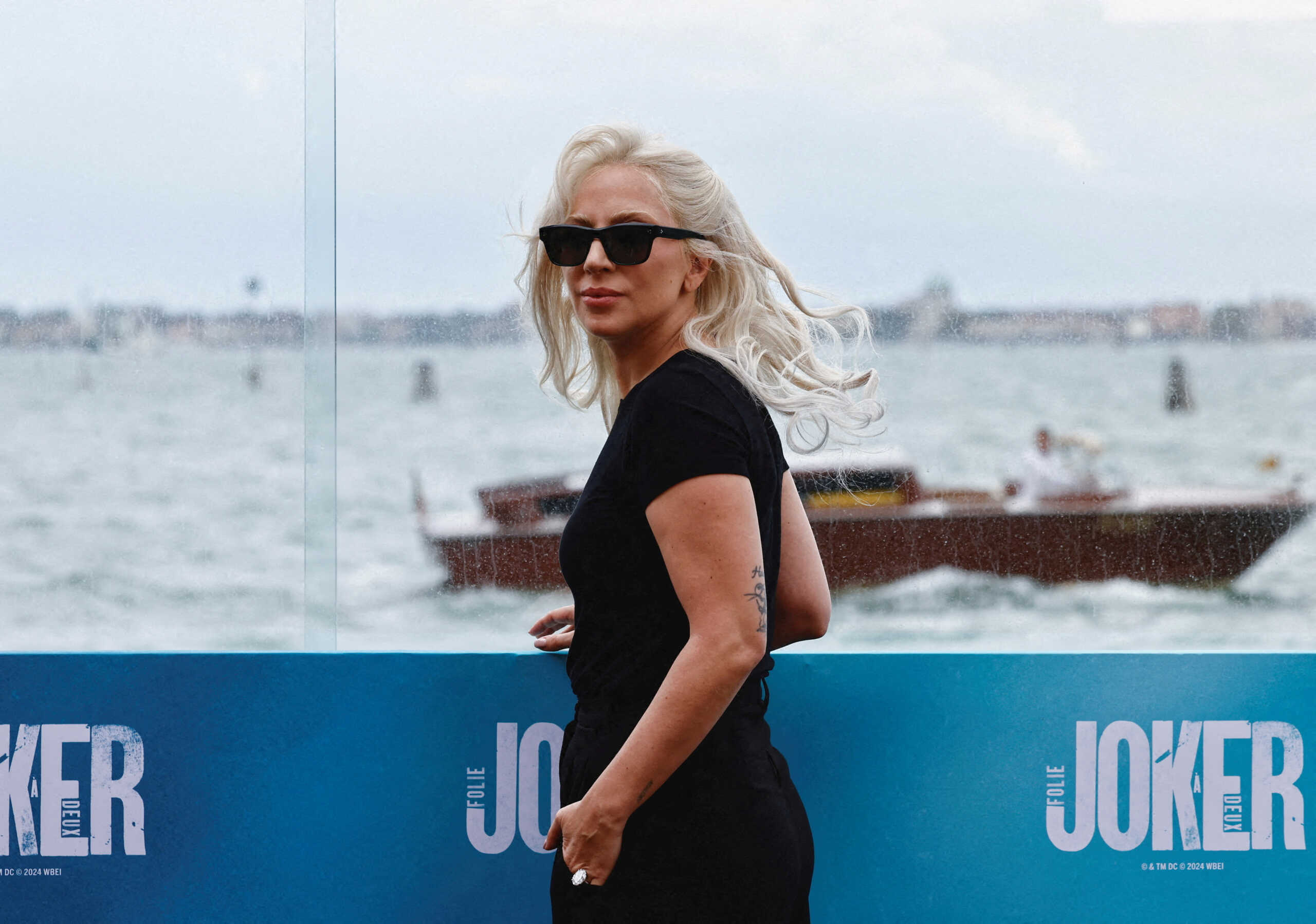Lady Gaga: Οι εικόνες που τροφοδότησαν σενάρια ότι επέλεξε το Λούβρο ως σκηνικό για μουσικό βίντεο