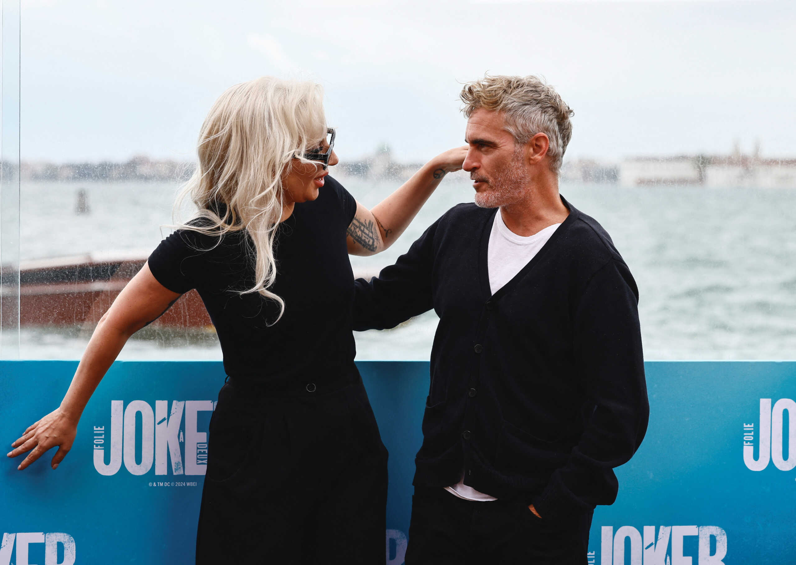 Lady Gaga: Οι εικόνες που τροφοδότησαν σενάρια ότι επέλεξε το Λούβρο ως σκηνικό για μουσικό βίντεο