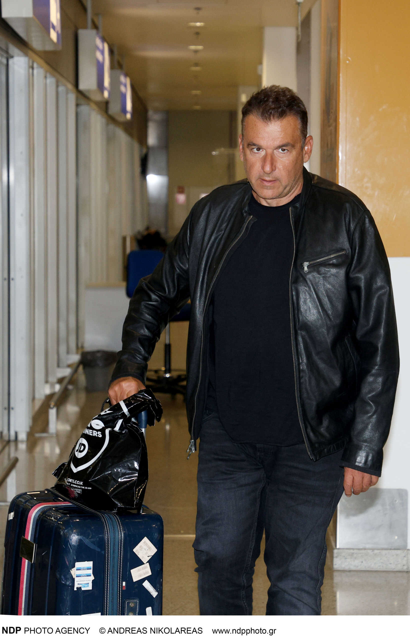 Γιώργος Λιάγκας και Μαρία Αντωνά χωρίστηκαν στο αεροδρόμιο για να αποφύγουν τις κάμερες - Δείτε εικόνες