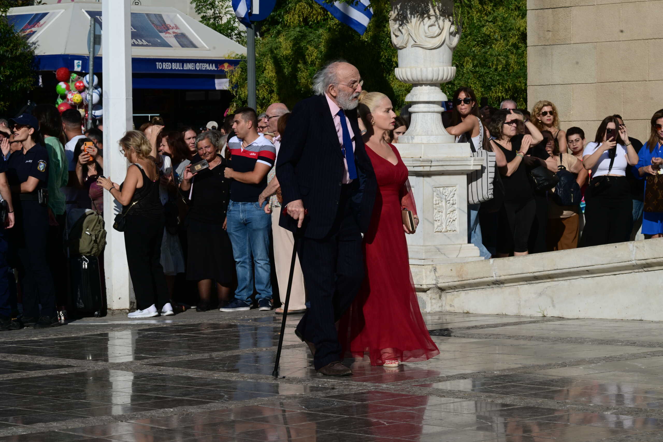 Αλέξανδρος Λυκουρέζος και Τζένη Οικονόμου στον γάμο της Θεοδώρας Γλύξμπουργκ και του Μάθιου Κουμάρ