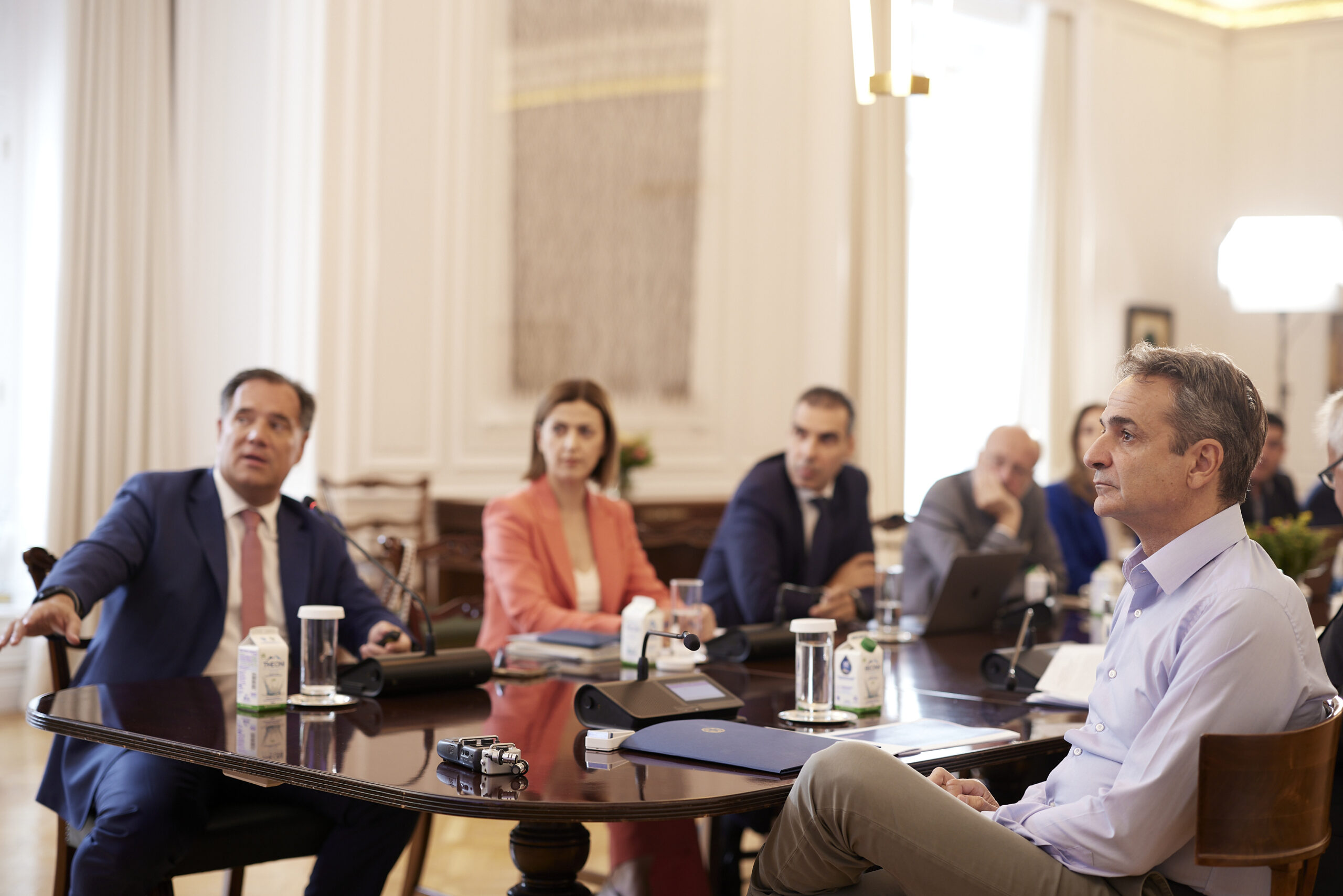 Τους επόμενους μήνες τα δωρεάν απογευματινά χειρουργεία – Τι συζητήθηκε σε σύσκεψη στο Μέγαρο Μαξίμου