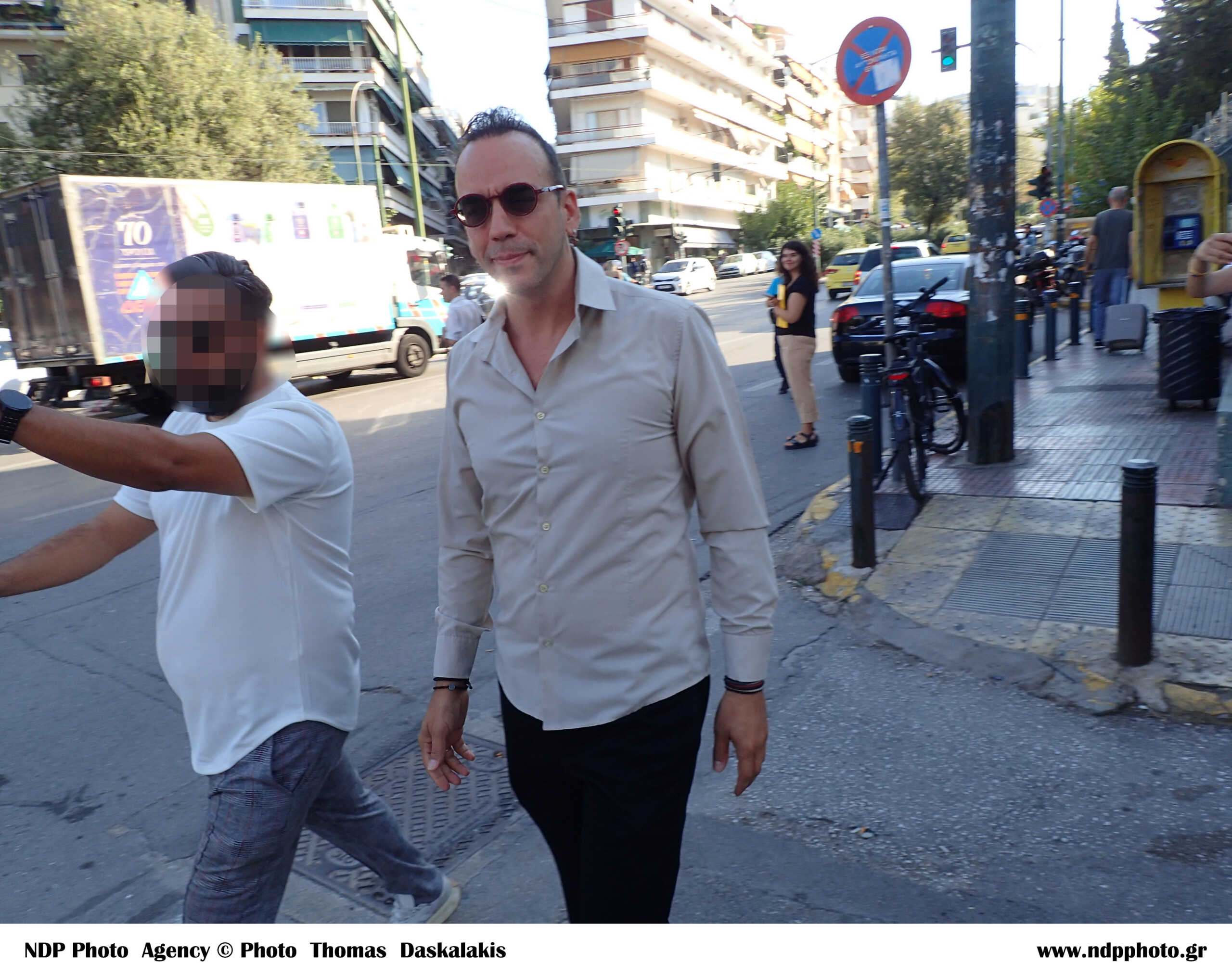 Πάνος Μουζουράκης: «Ο πατέρας Αντώνιος είναι αθώος, πρέπει να υπάρξει μια σταύρωση για να υπάρξει Ανάσταση» 4 Πάνος Μουζουράκης: «Ο πατέρας Αντώνιος είναι αθώος, πρέπει να υπάρξει μια σταύρωση για να υπάρξει Ανάσταση»