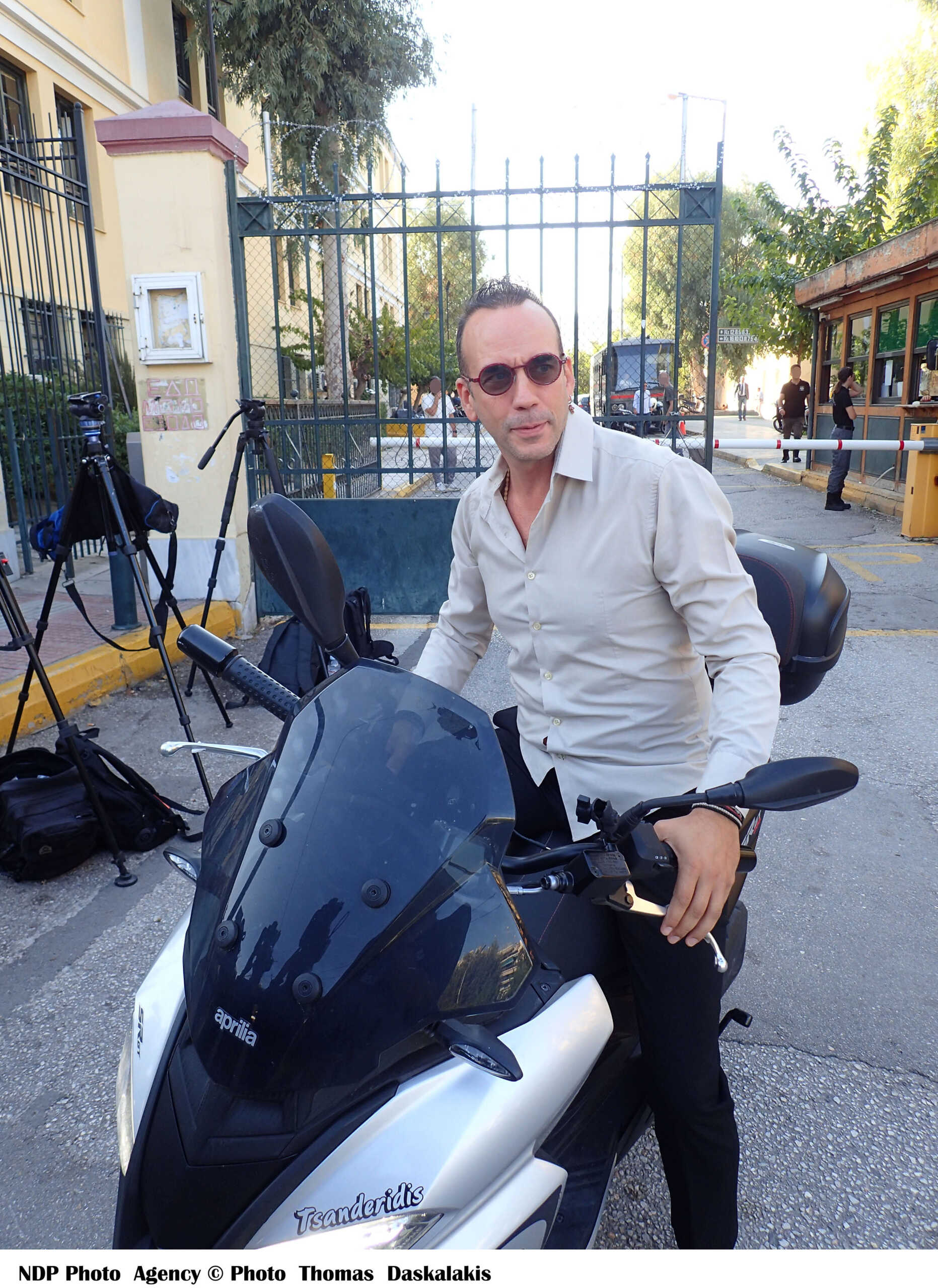 Πάνος Μουζουράκης: «Ο πατέρας Αντώνιος είναι αθώος, πρέπει να υπάρξει μια σταύρωση για να υπάρξει Ανάσταση» 5 Πάνος Μουζουράκης: «Ο πατέρας Αντώνιος είναι αθώος, πρέπει να υπάρξει μια σταύρωση για να υπάρξει Ανάσταση»