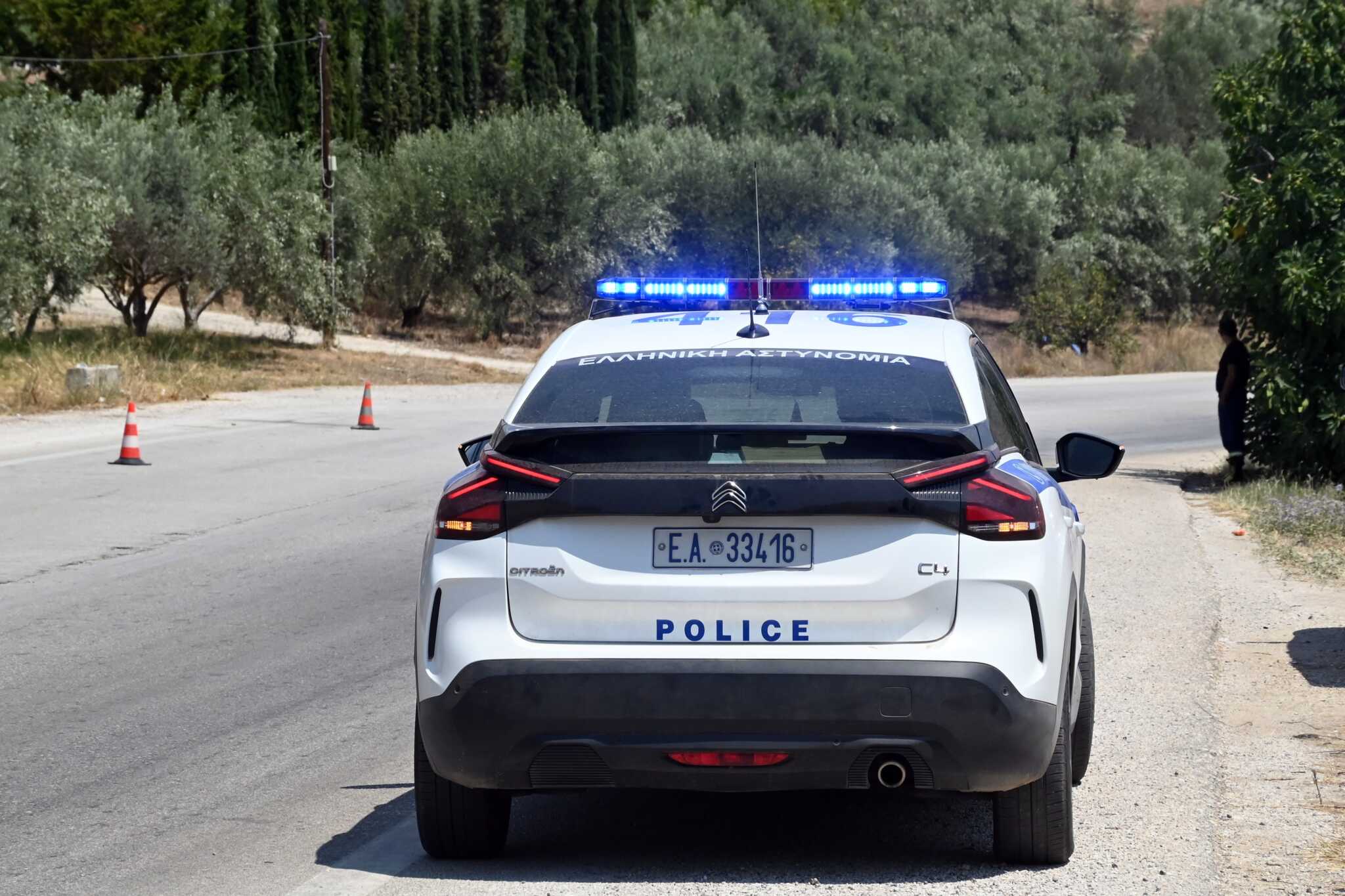 Έστησαν καρτέρι σε χρυσοχόο στο Αιγάλεω, τον πυροβόλησαν στο πόδι και του άρπαξαν την τσάντα με τα κοσμήματα