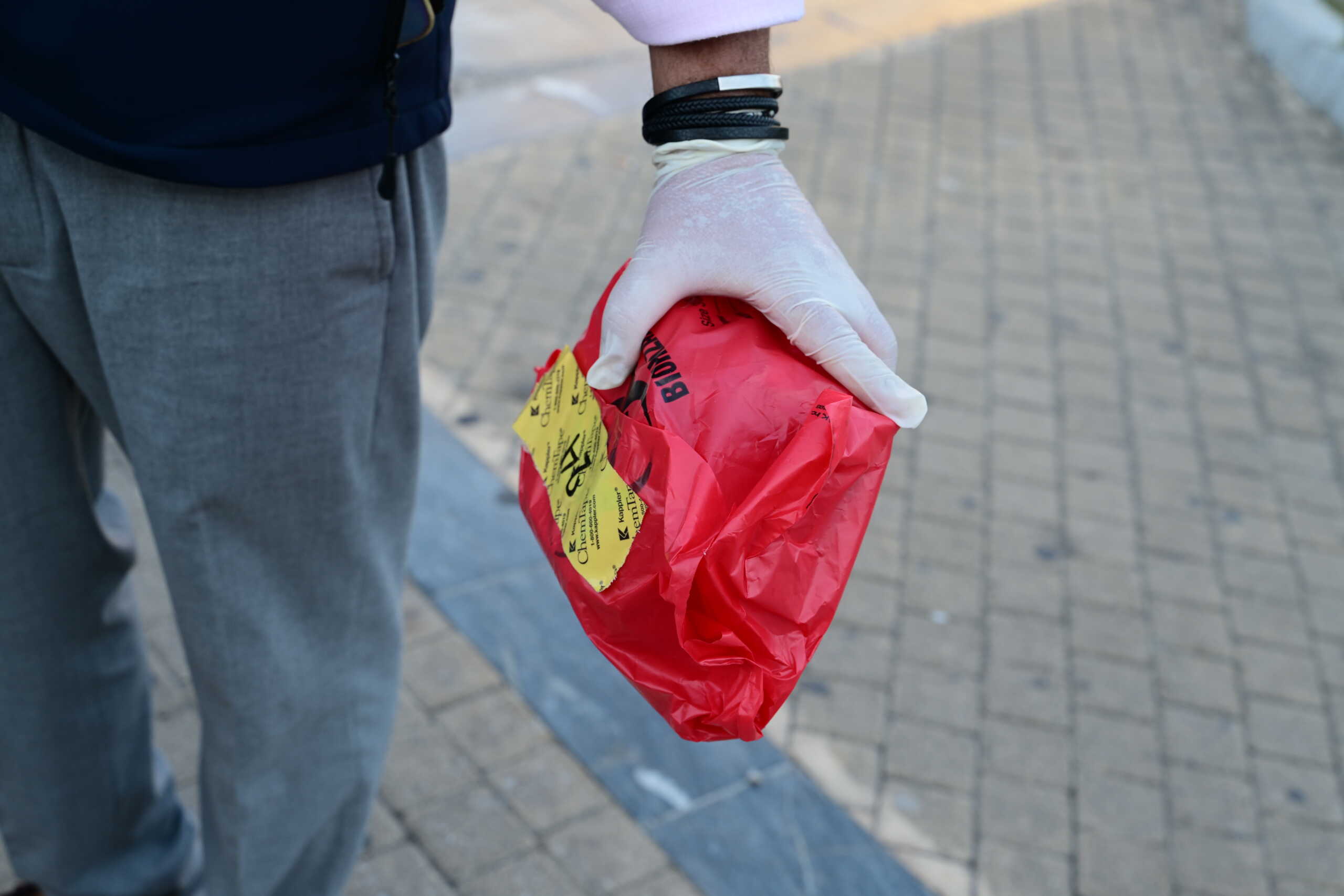 Παραδόθηκε στον ΕΟΔΥ για έλεγχο ο ύποπτος φάκελος με την σκόνη που στάλθηκε στο γραφείο του Ανδρέα Παχατουρίδη 3 Παραδόθηκε στον ΕΟΔΥ για έλεγχο ο ύποπτος φάκελος με την σκόνη που στάλθηκε στο γραφείο του Ανδρέα Παχατουρίδη