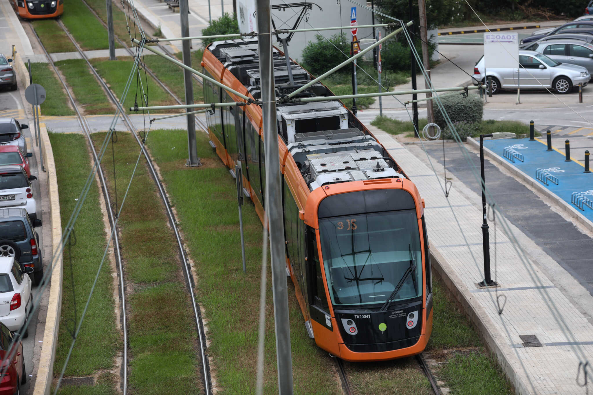 Τραμ παρέσυρε 15χρονο με πατίνι στη Νέα Σμύρνη – Στο νοσοκομείο ο ανήλικος
