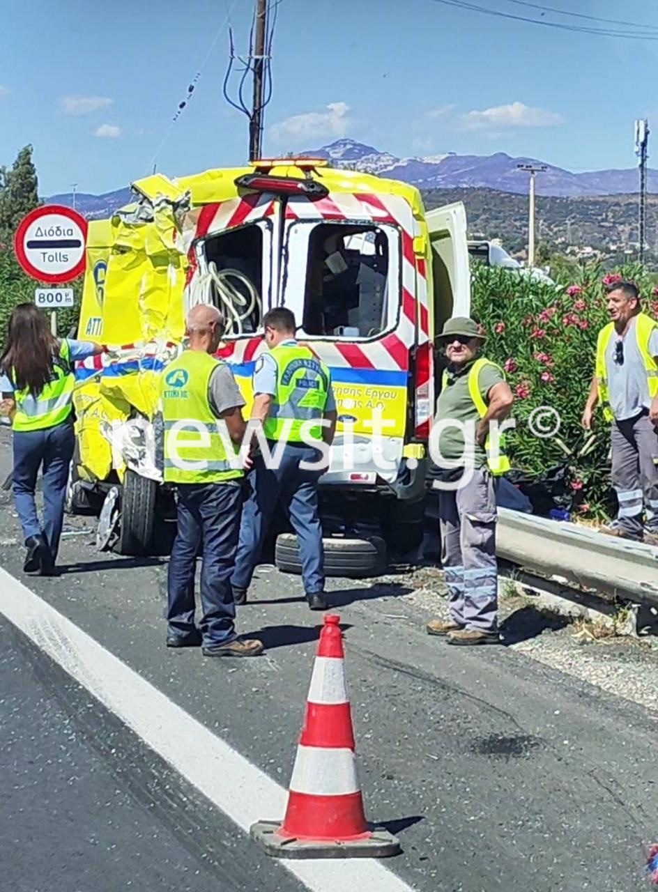 Μποτιλιάρισμα στην Αττική οδό λόγω τροχαίου: Βυτιοφόρο συγκρούστηκε με αυτοκίνητο